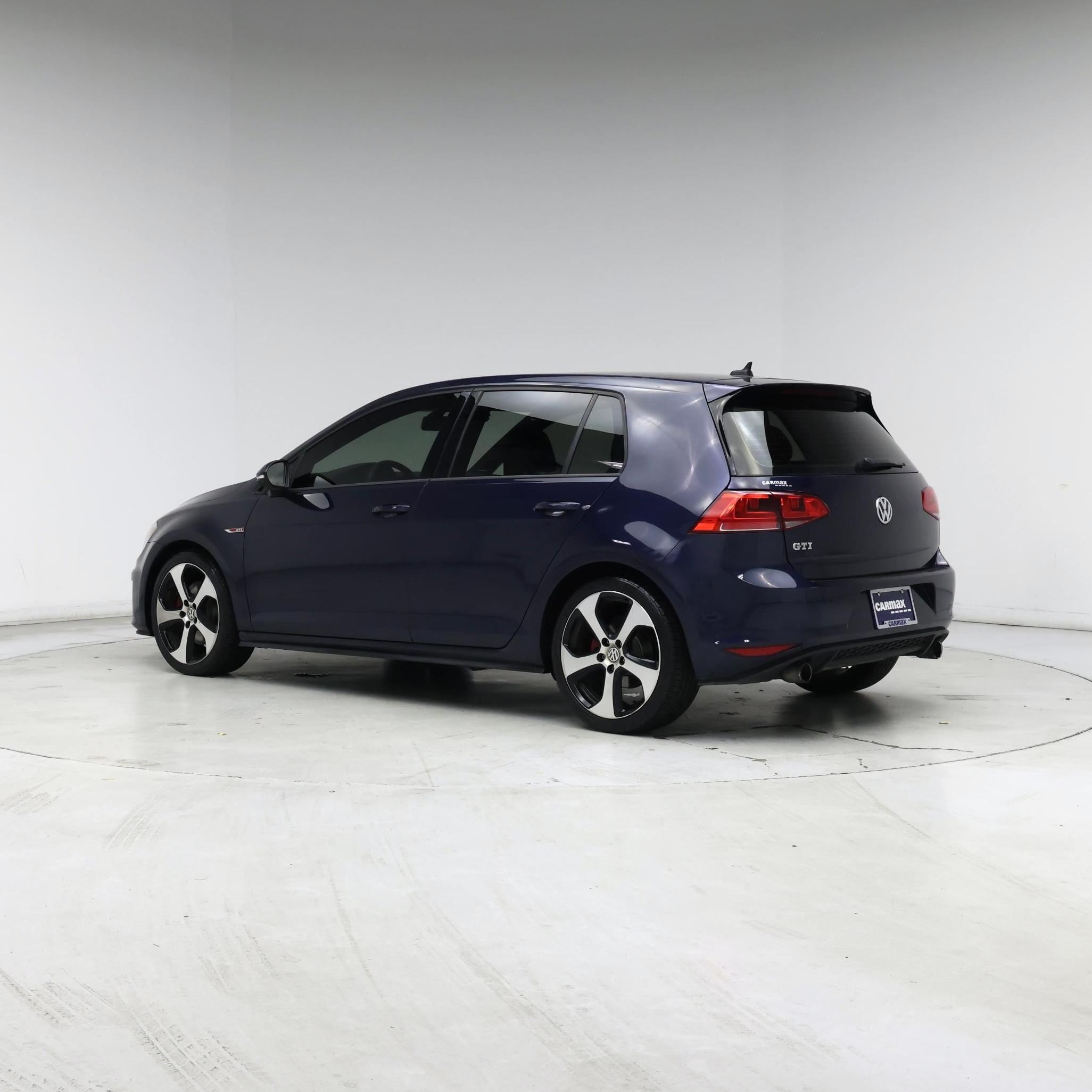 Thumbnail: 2016 Volkswagen Golf - 2