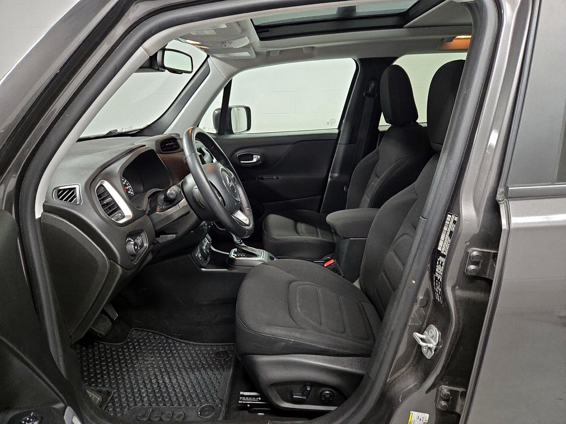 Thumbnail: 2018 Jeep Renegade - 11