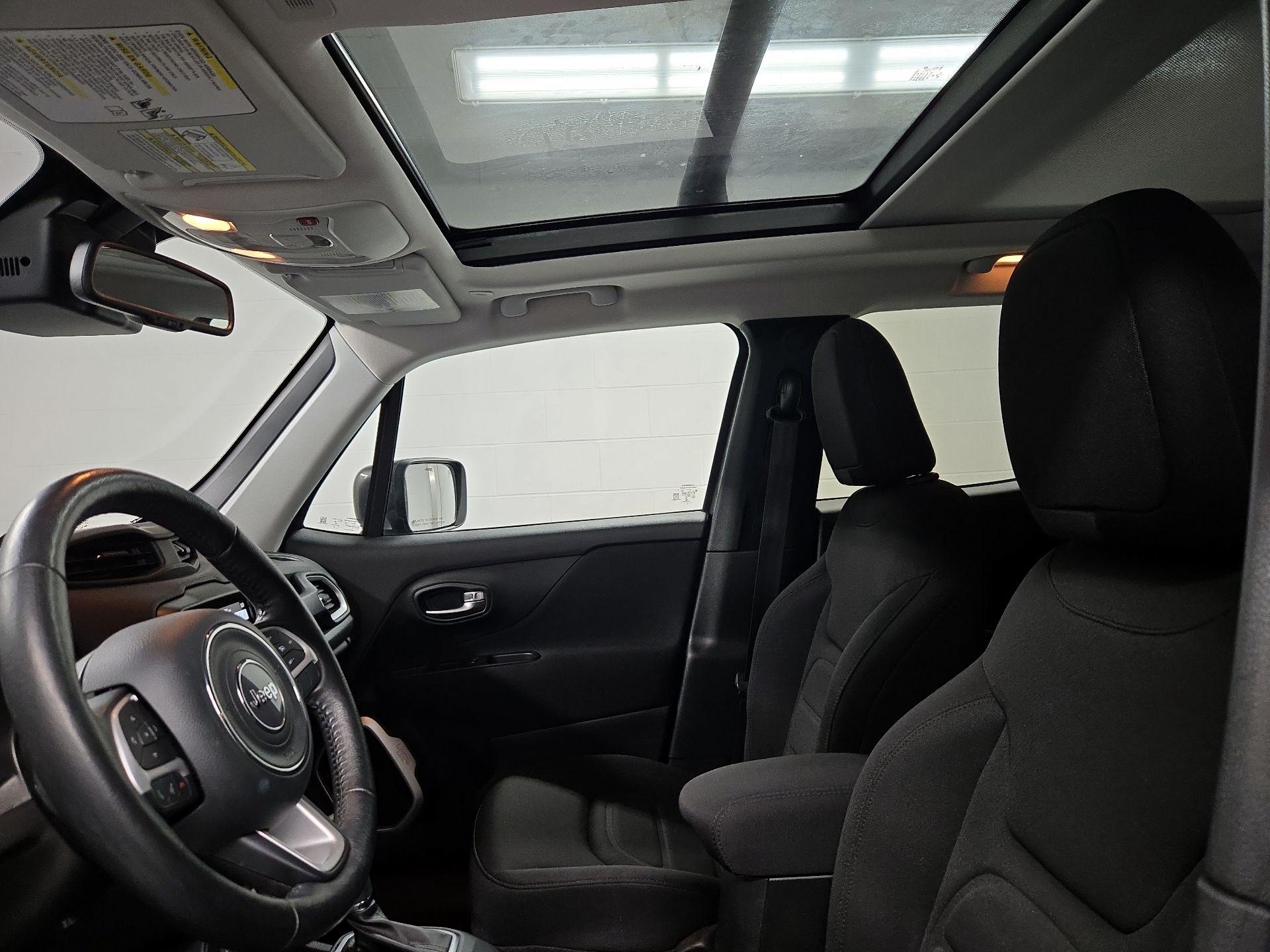 Thumbnail: 2018 Jeep Renegade - 20