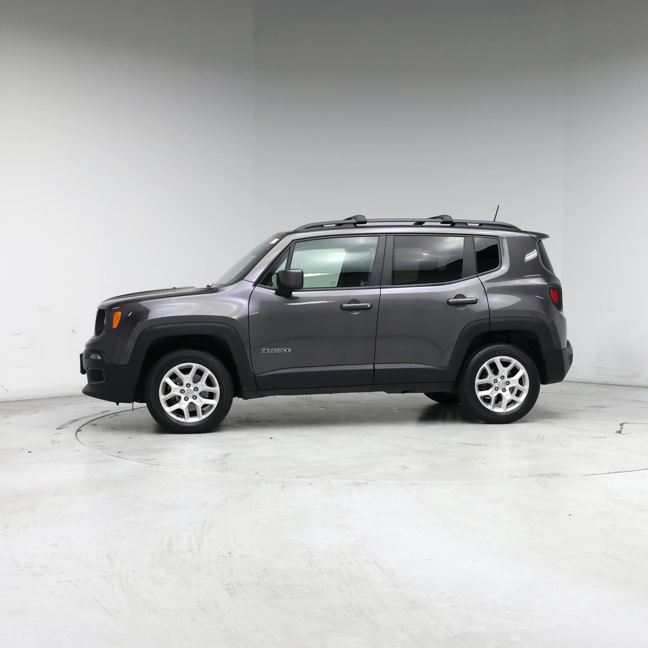 Thumbnail: 2018 Jeep Renegade - 3