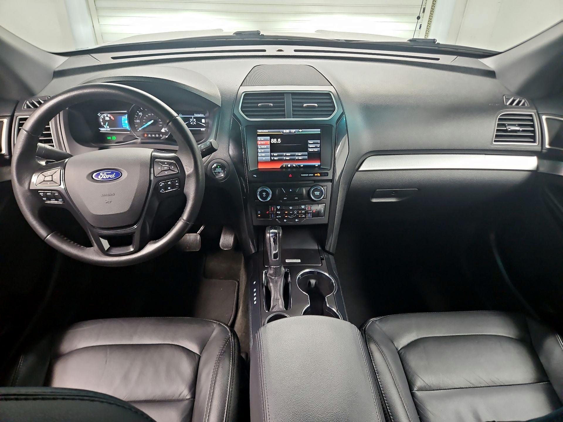 Thumbnail: 2016 Ford Explorer - 9