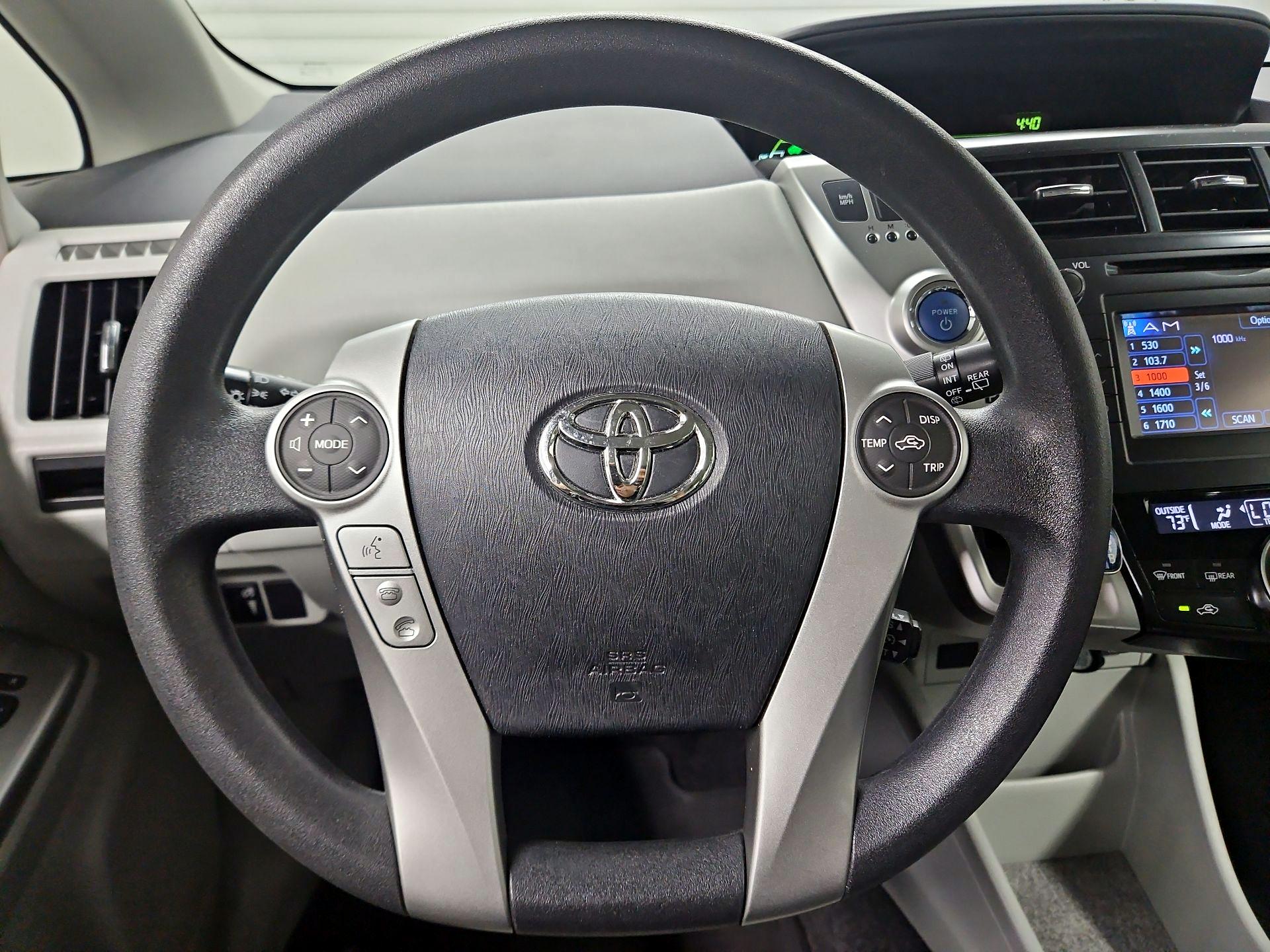 Thumbnail: 2014 Toyota Prius v - 10