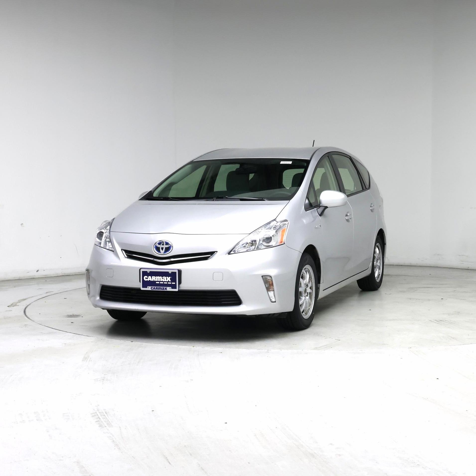 Thumbnail: 2014 Toyota Prius v - 4