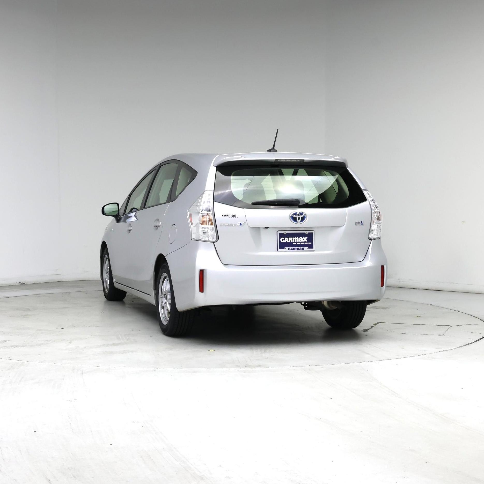 Thumbnail: 2014 Toyota Prius v - 6