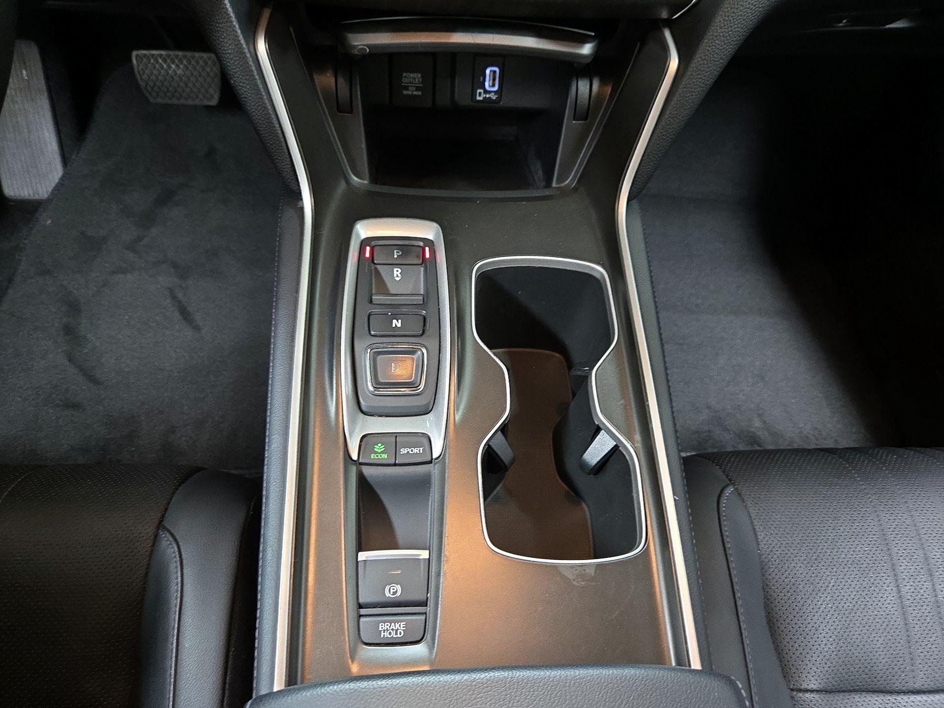 Thumbnail: 2018 Honda Accord - 17