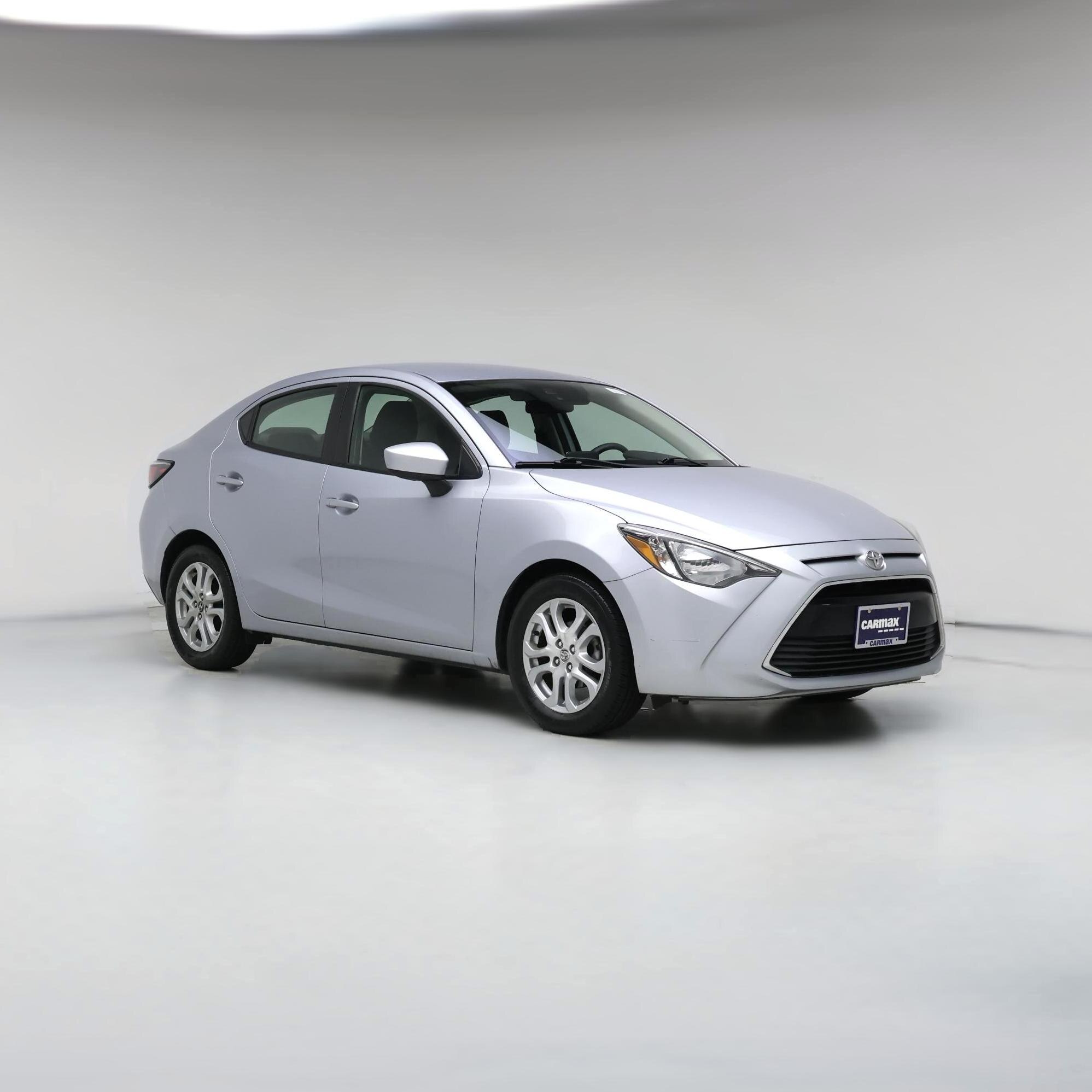 Thumbnail: 2017 Toyota Yaris iA - 1