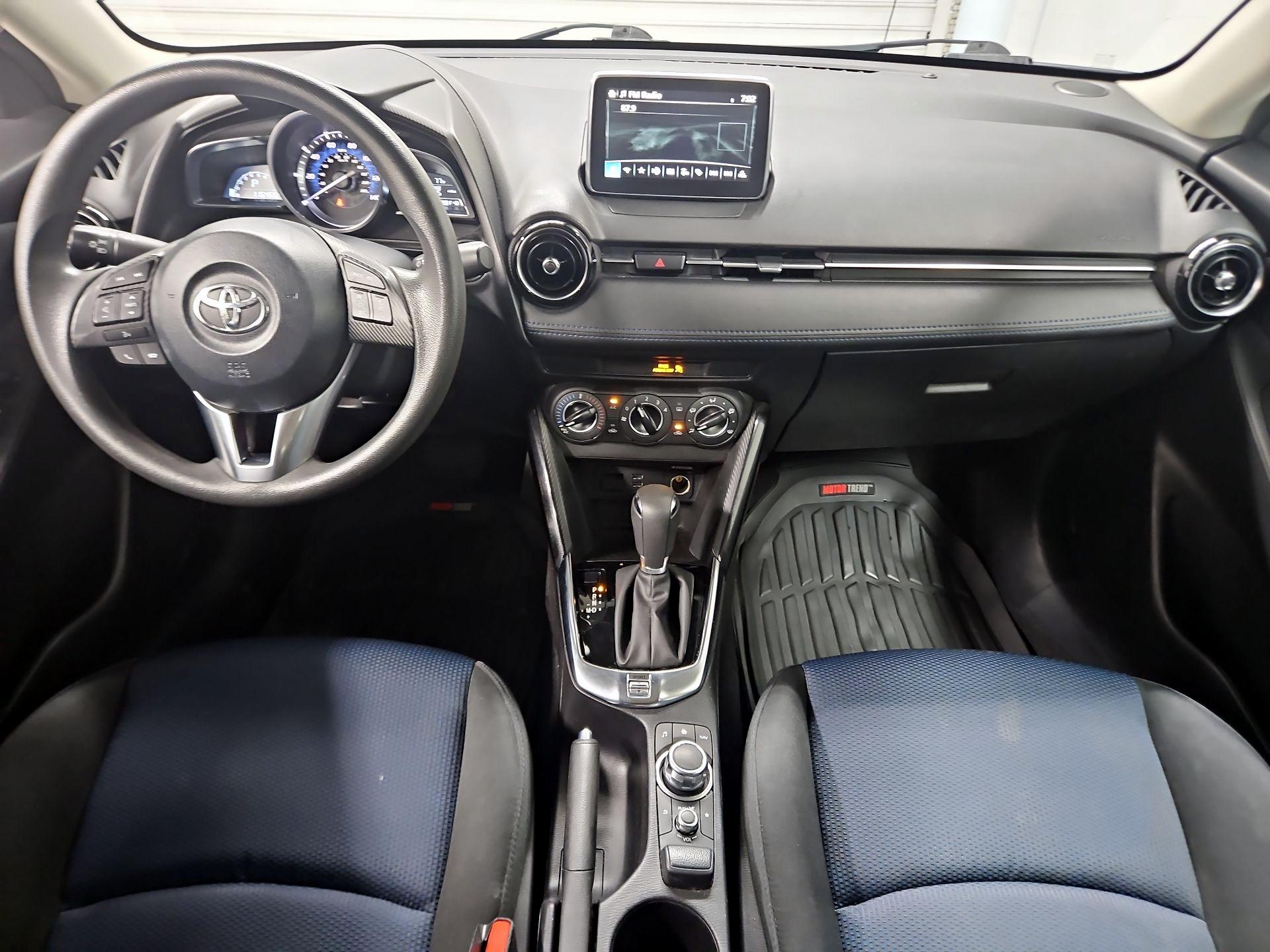 Thumbnail: 2017 Toyota Yaris iA - 9