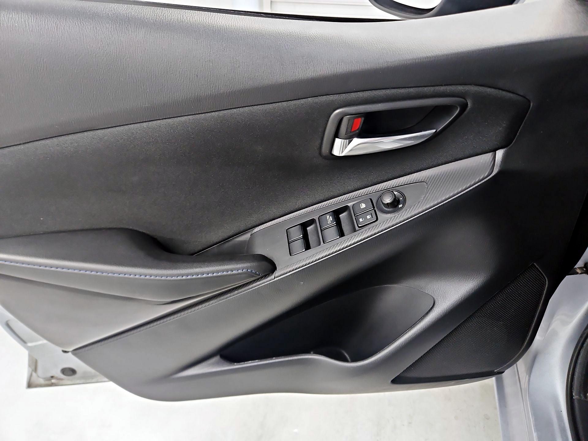 Thumbnail: 2017 Toyota Yaris iA - 12