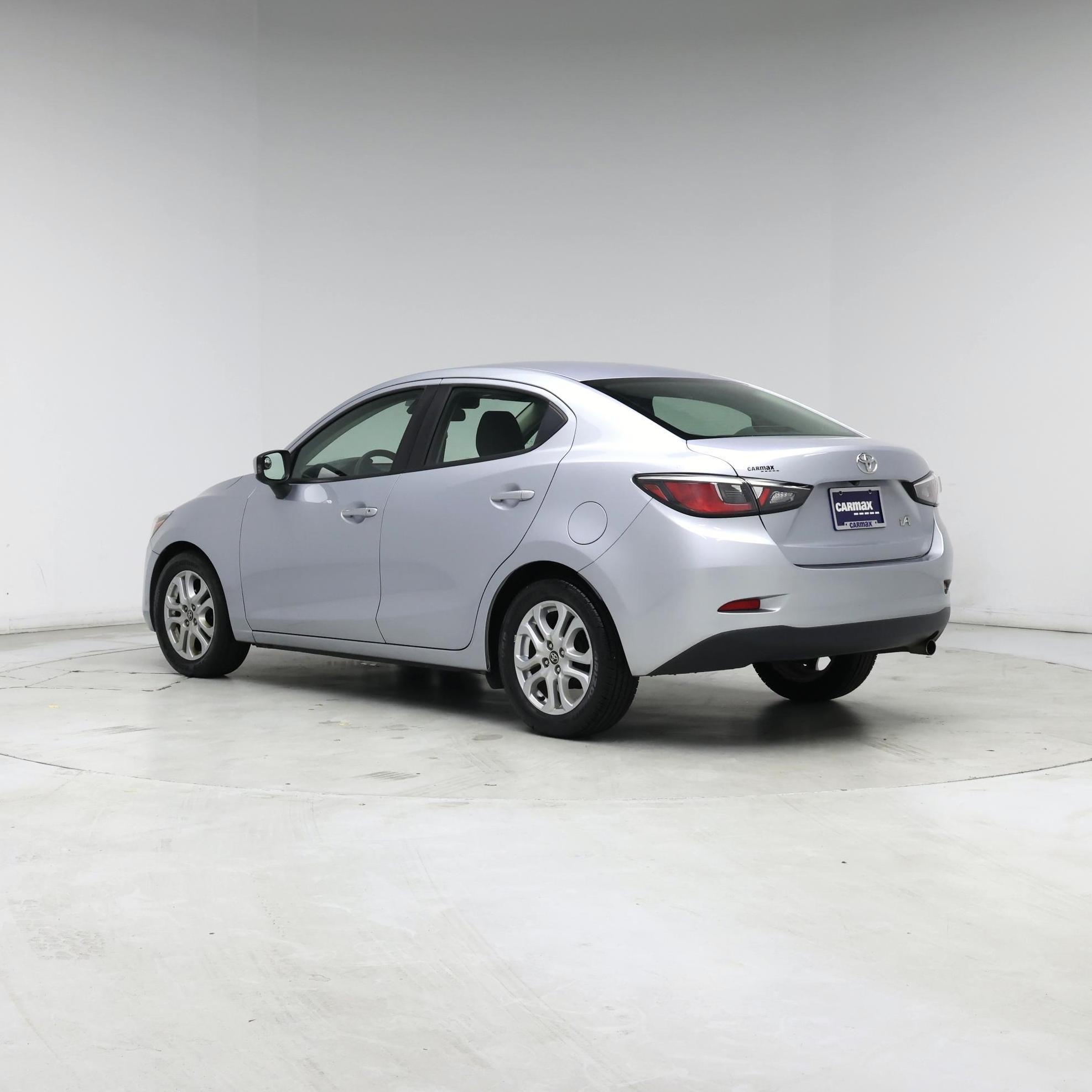 Thumbnail: 2017 Toyota Yaris iA - 2
