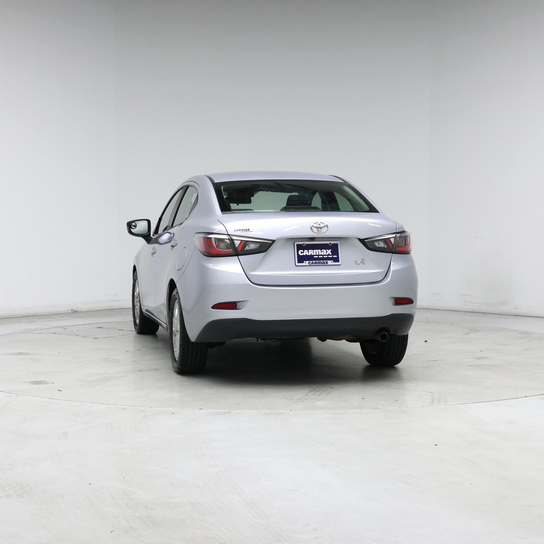 Thumbnail: 2017 Toyota Yaris iA - 6