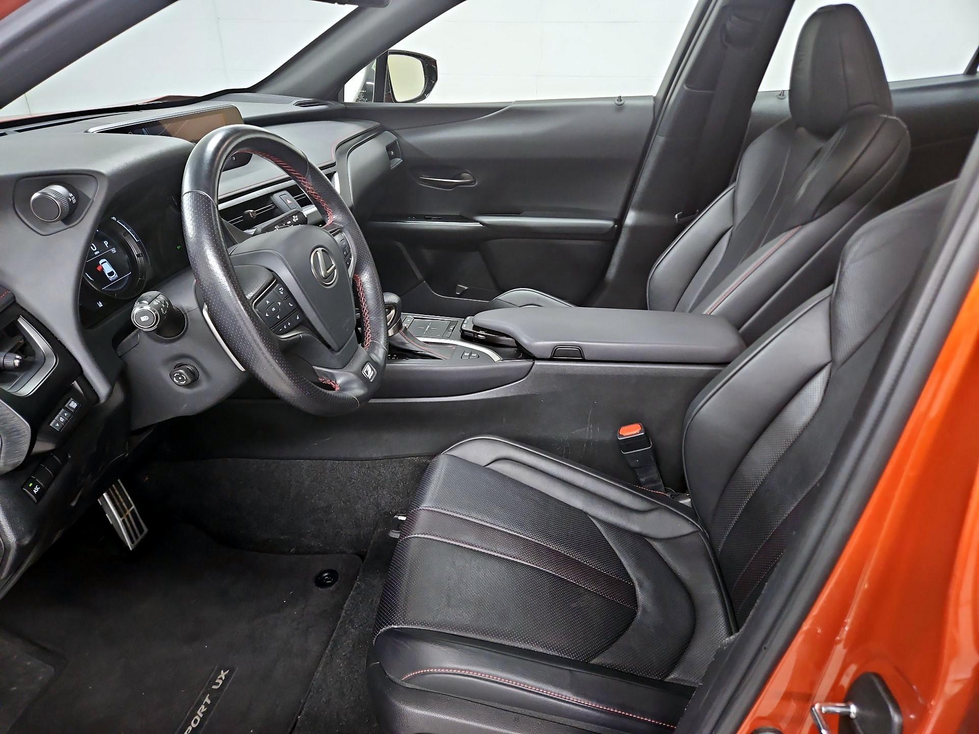 Thumbnail: 2019 Lexus UX - 11