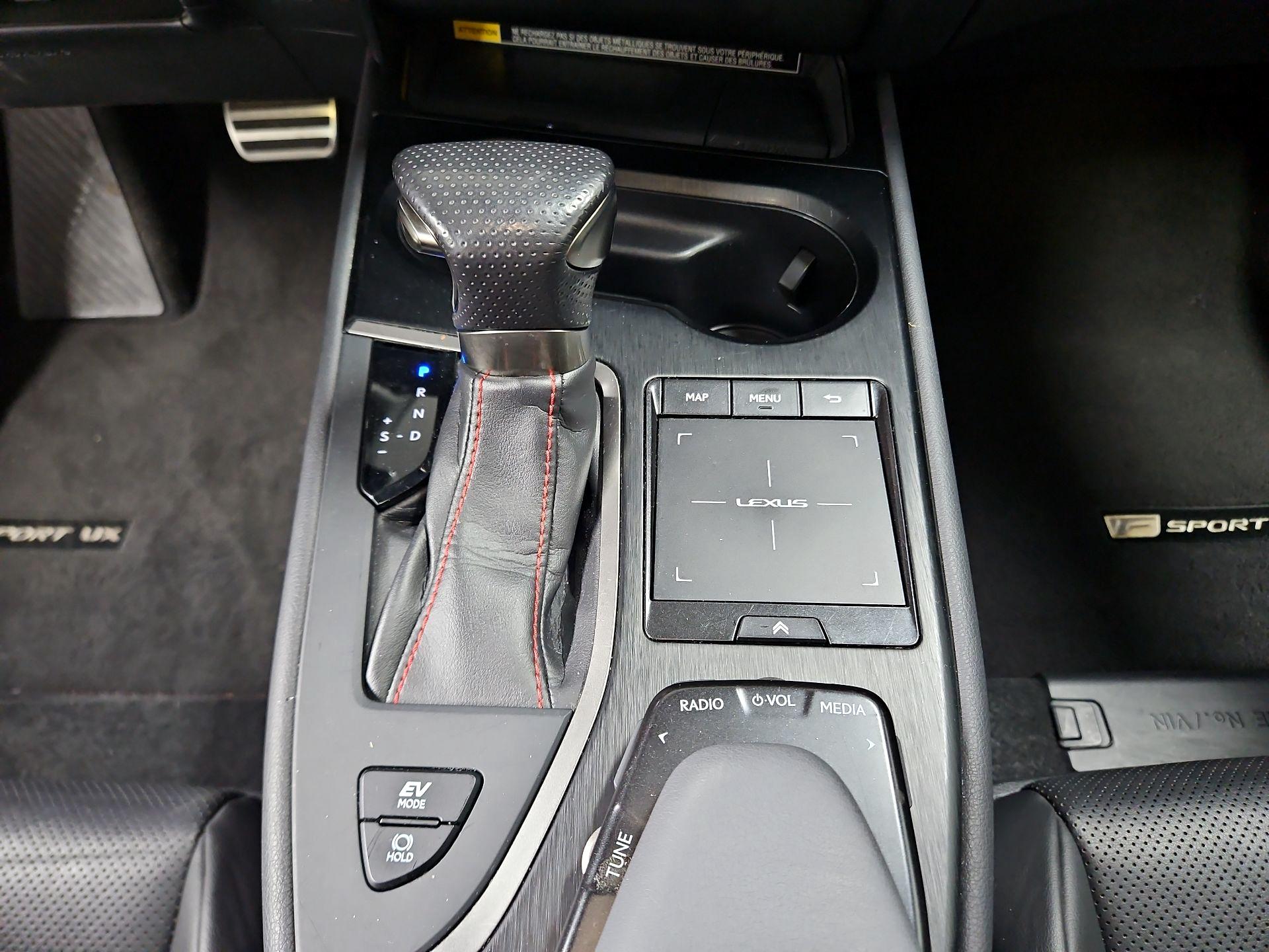 Thumbnail: 2019 Lexus UX - 18