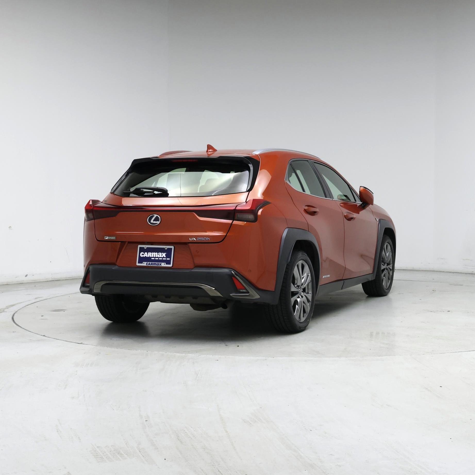 Thumbnail: 2019 Lexus UX - 8