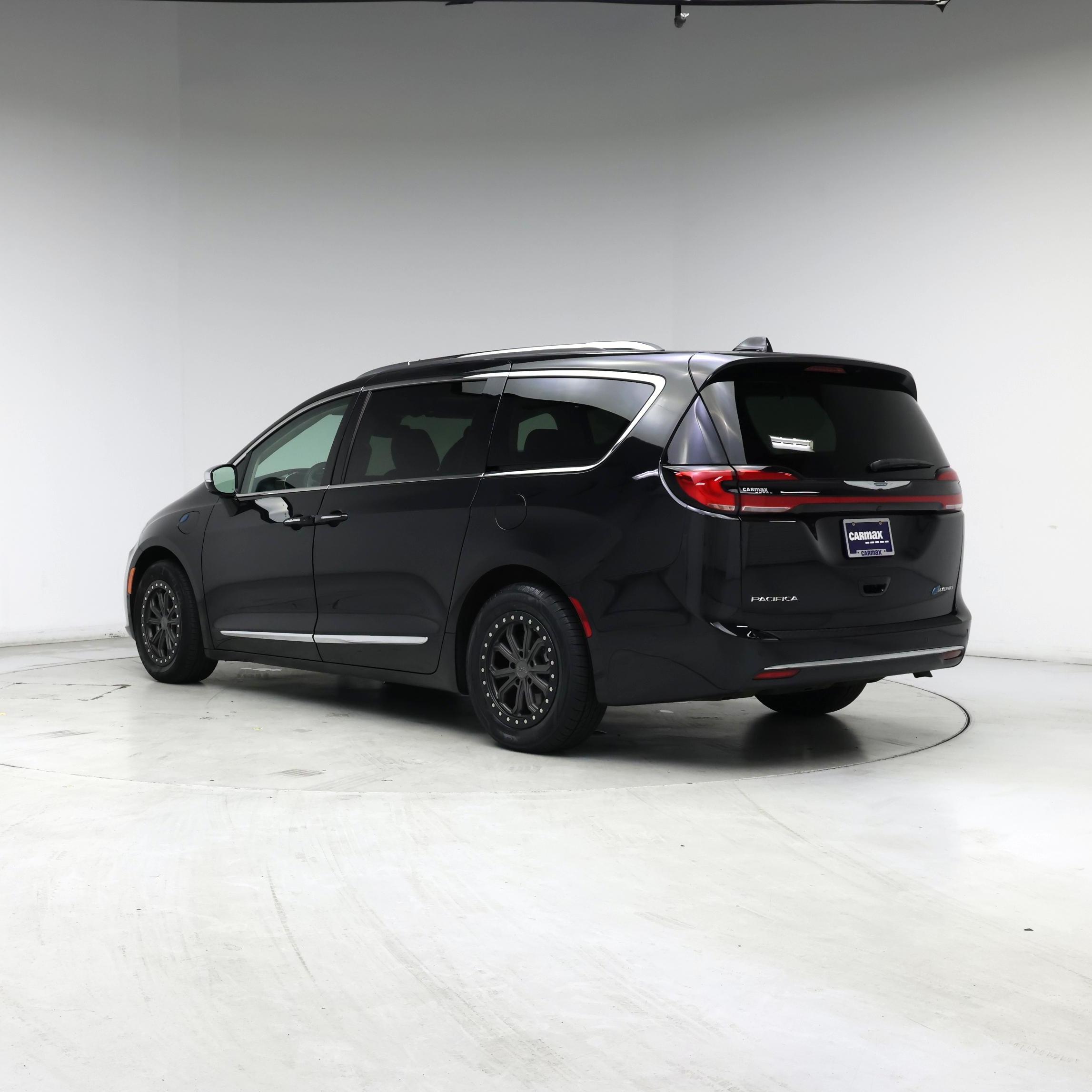 Thumbnail: 2021 Chrysler Pacifica - 2