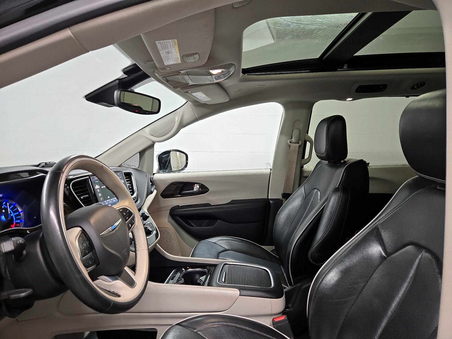 Thumbnail: 2021 Chrysler Pacifica - 19