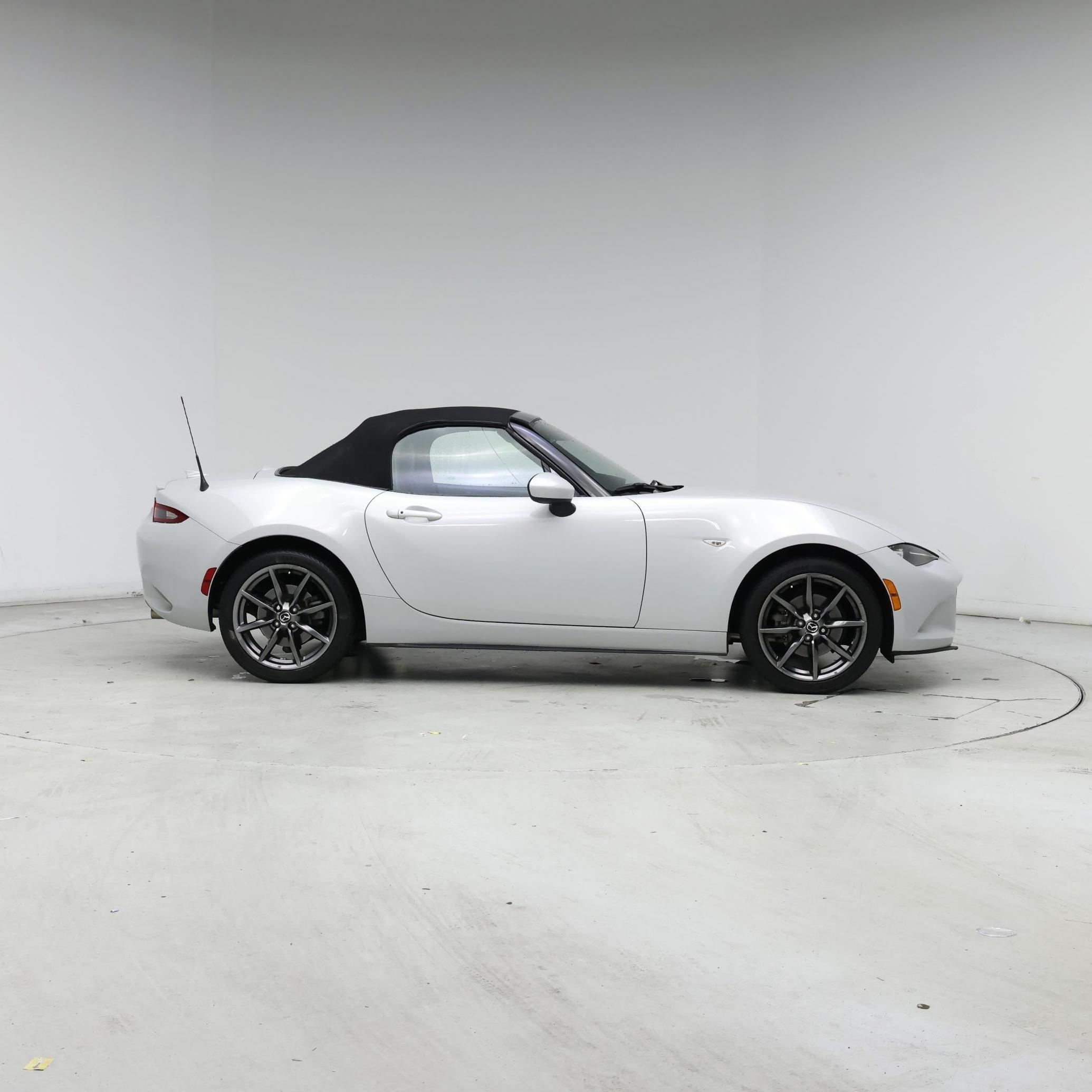 Thumbnail: 2016 Mazda MX-5 Miata - 7