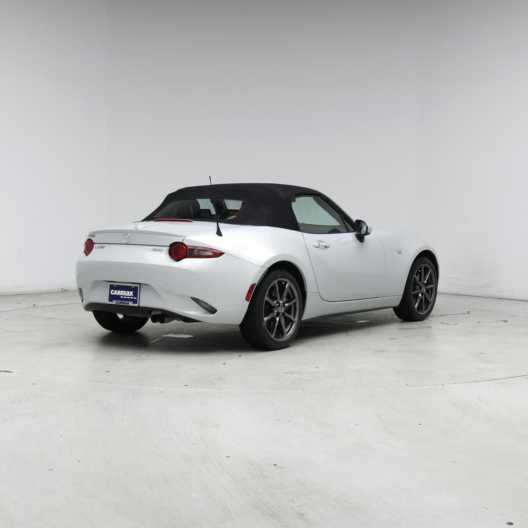 Thumbnail: 2016 Mazda MX-5 Miata - 8