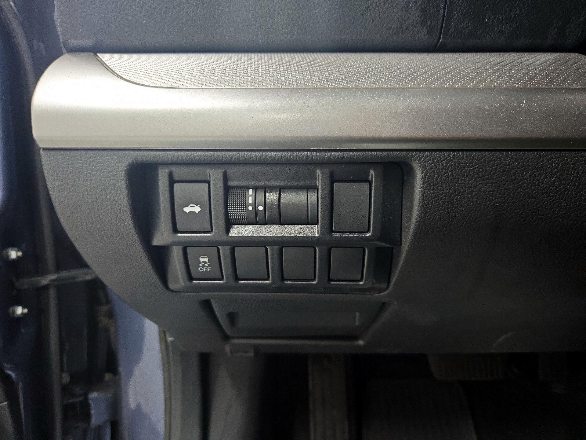 Thumbnail: 2015 Subaru Legacy - 13