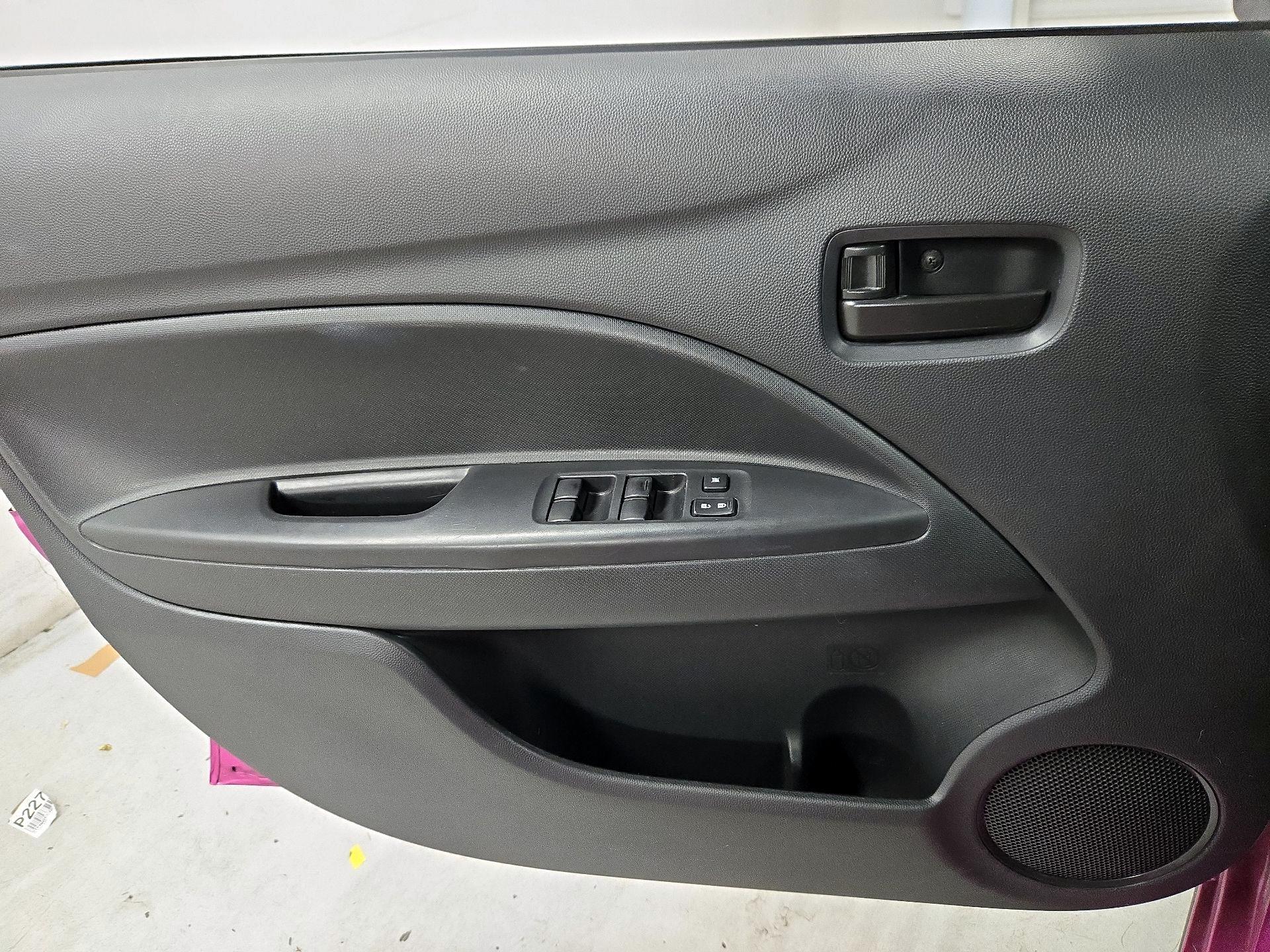 Thumbnail: 2015 Mitsubishi Mirage - 12