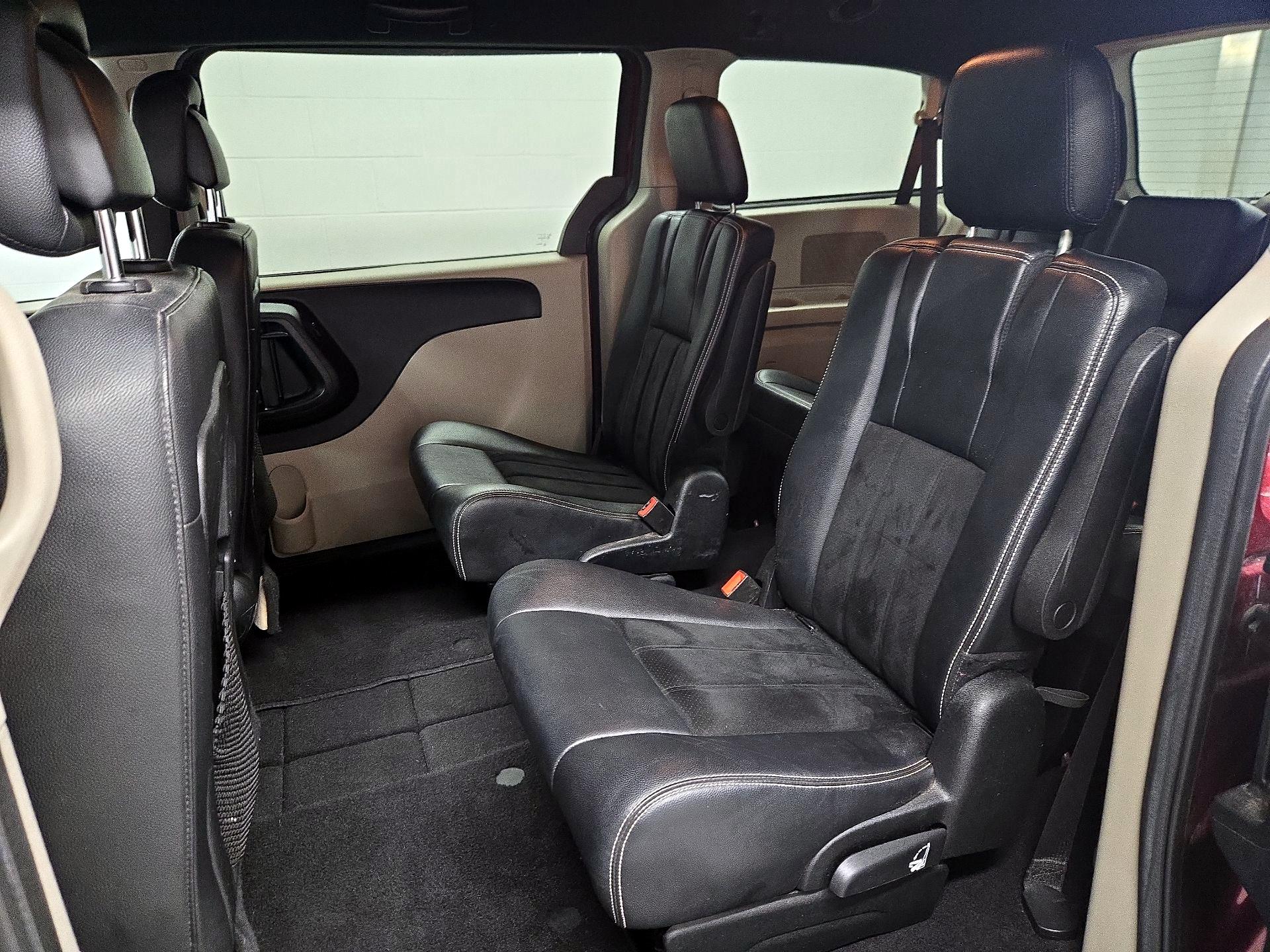 Thumbnail: 2017 Dodge Grand Caravan - 18