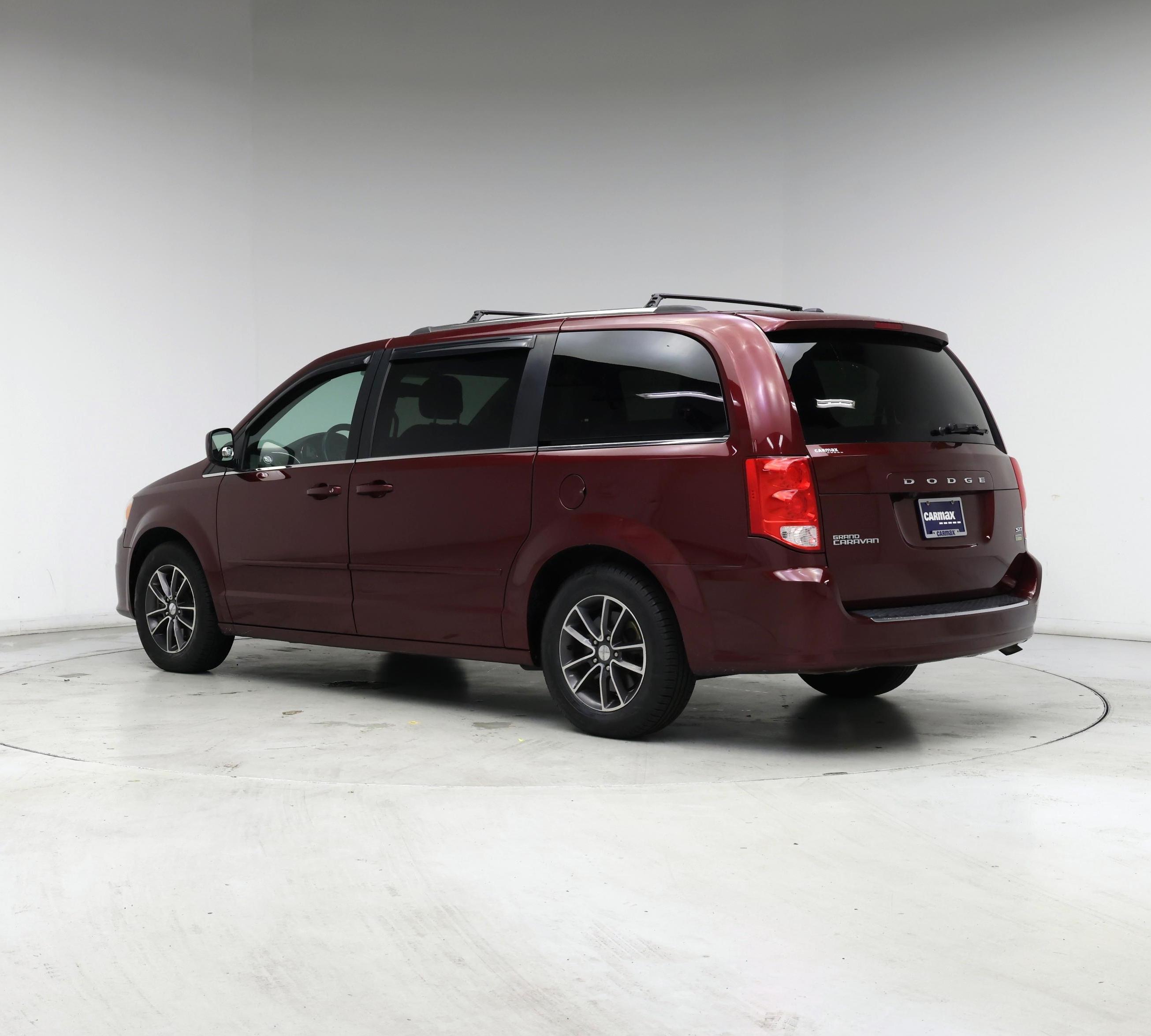 Thumbnail: 2017 Dodge Grand Caravan - 2