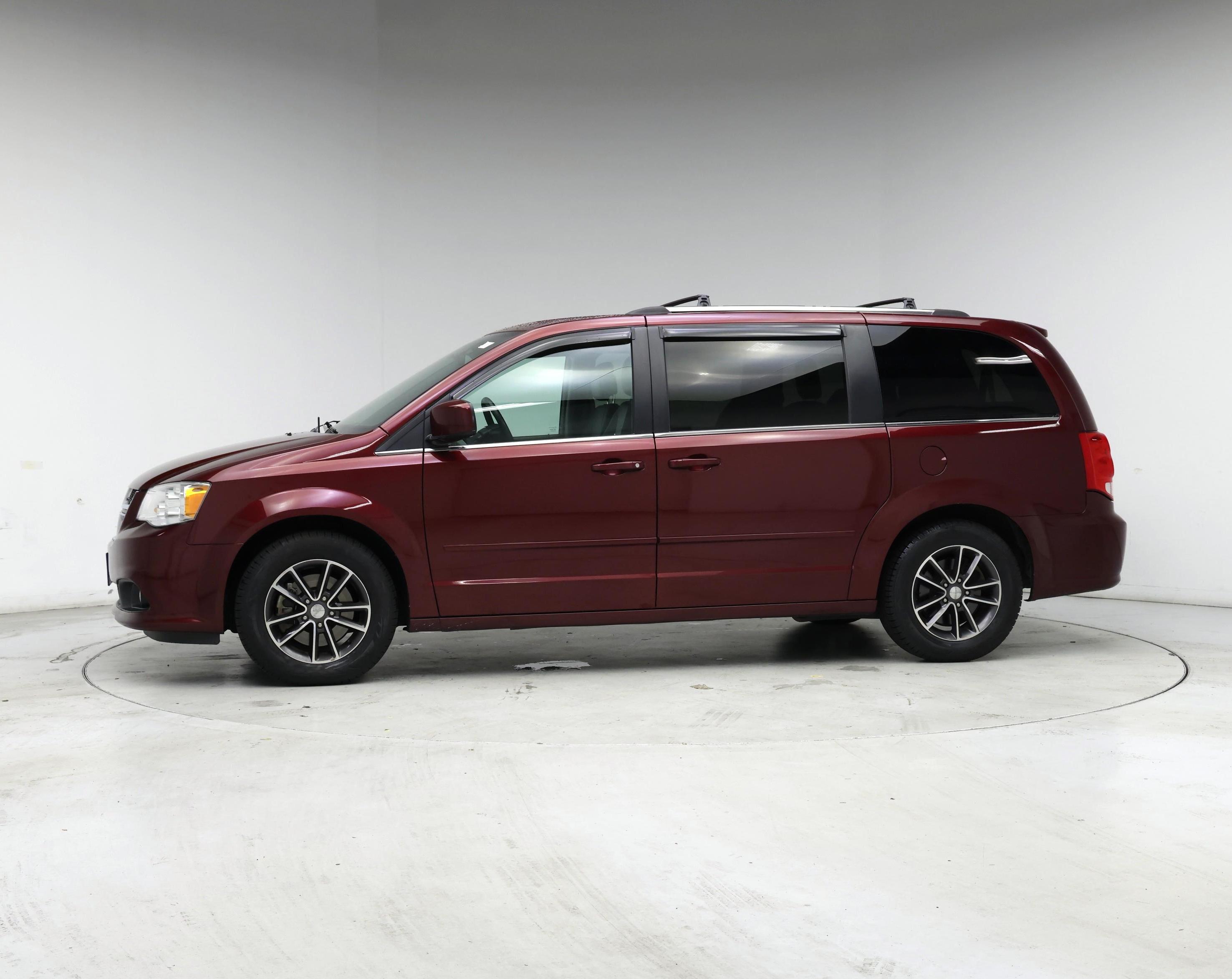 Thumbnail: 2017 Dodge Grand Caravan - 3