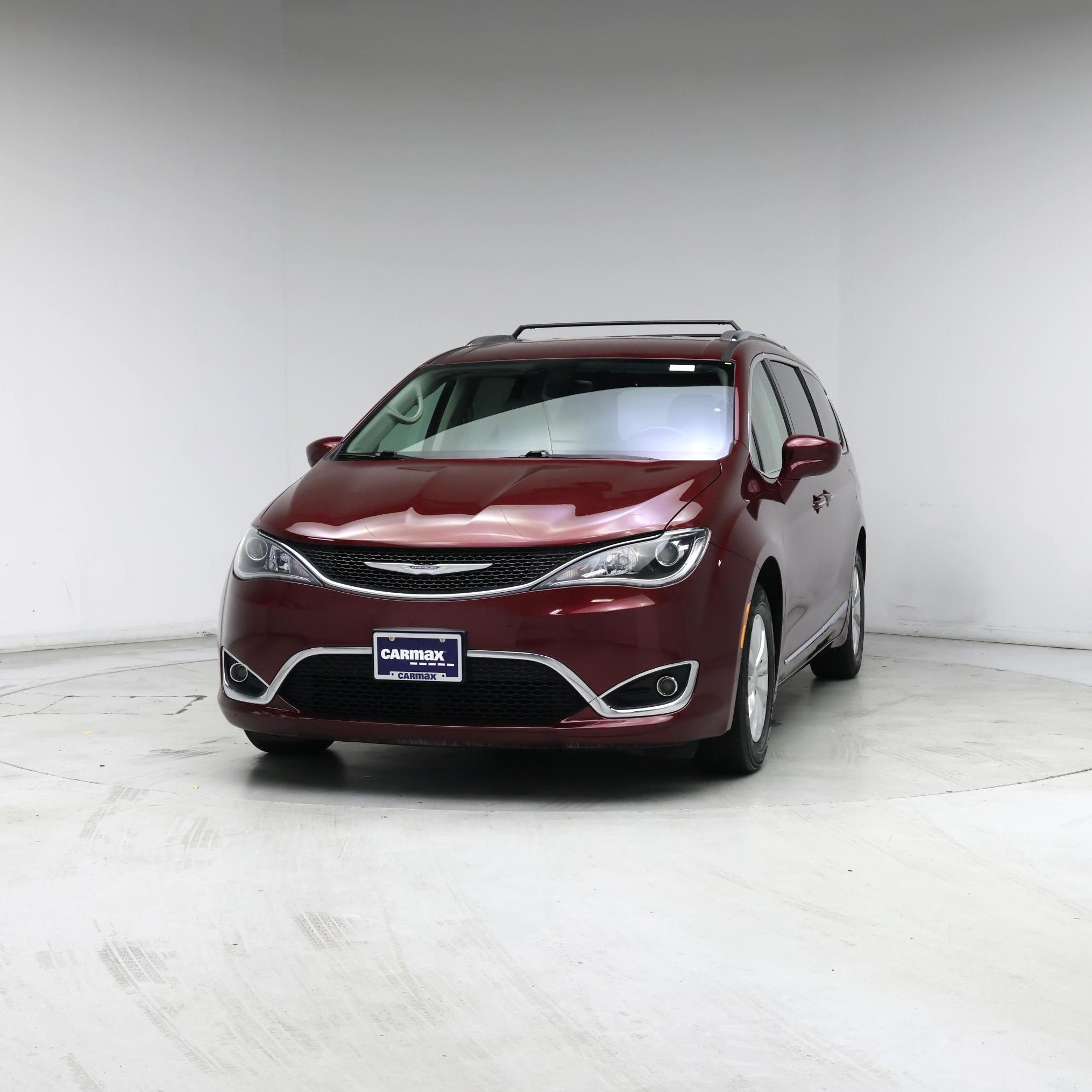 Thumbnail: 2018 Chrysler Pacifica - 4