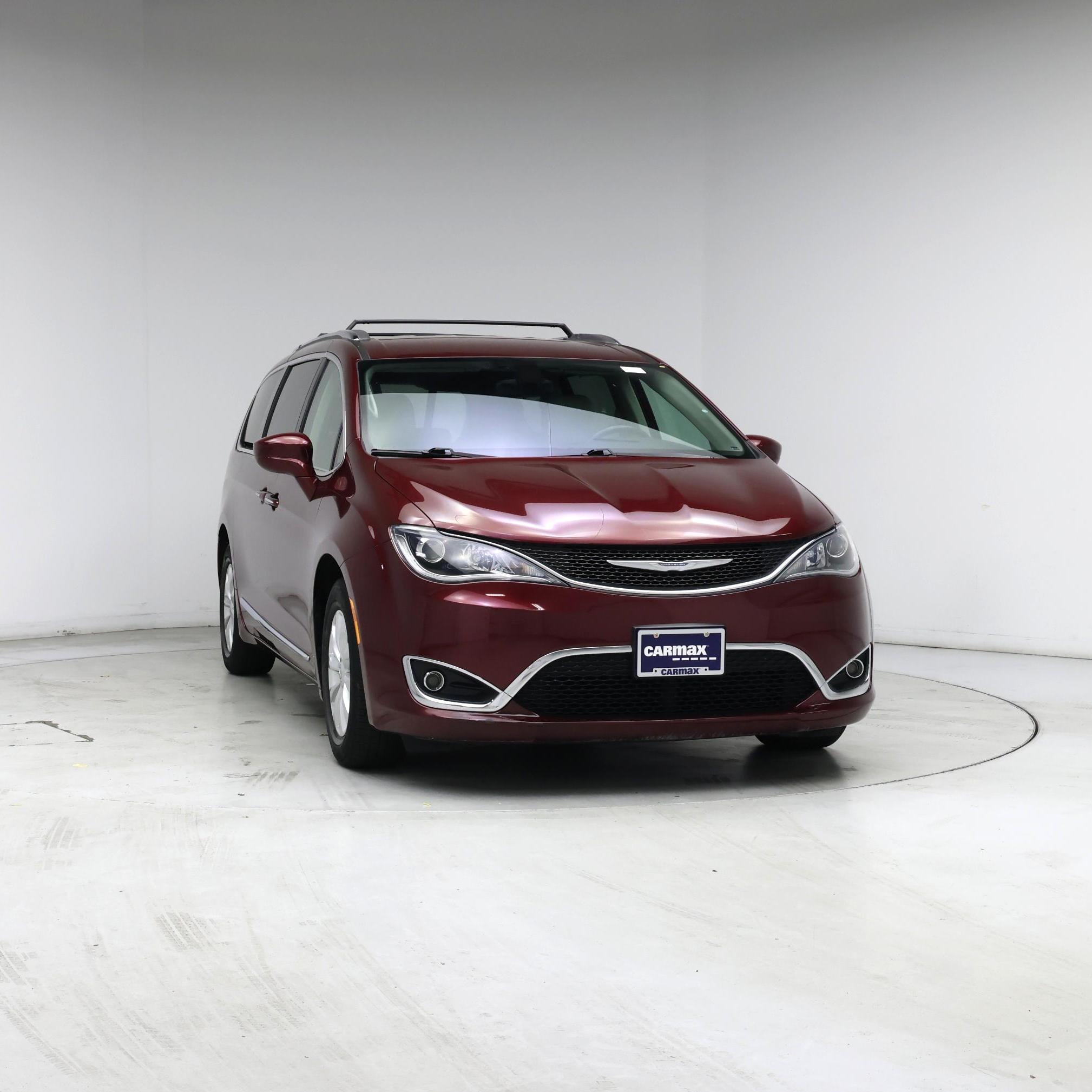 Thumbnail: 2018 Chrysler Pacifica - 5