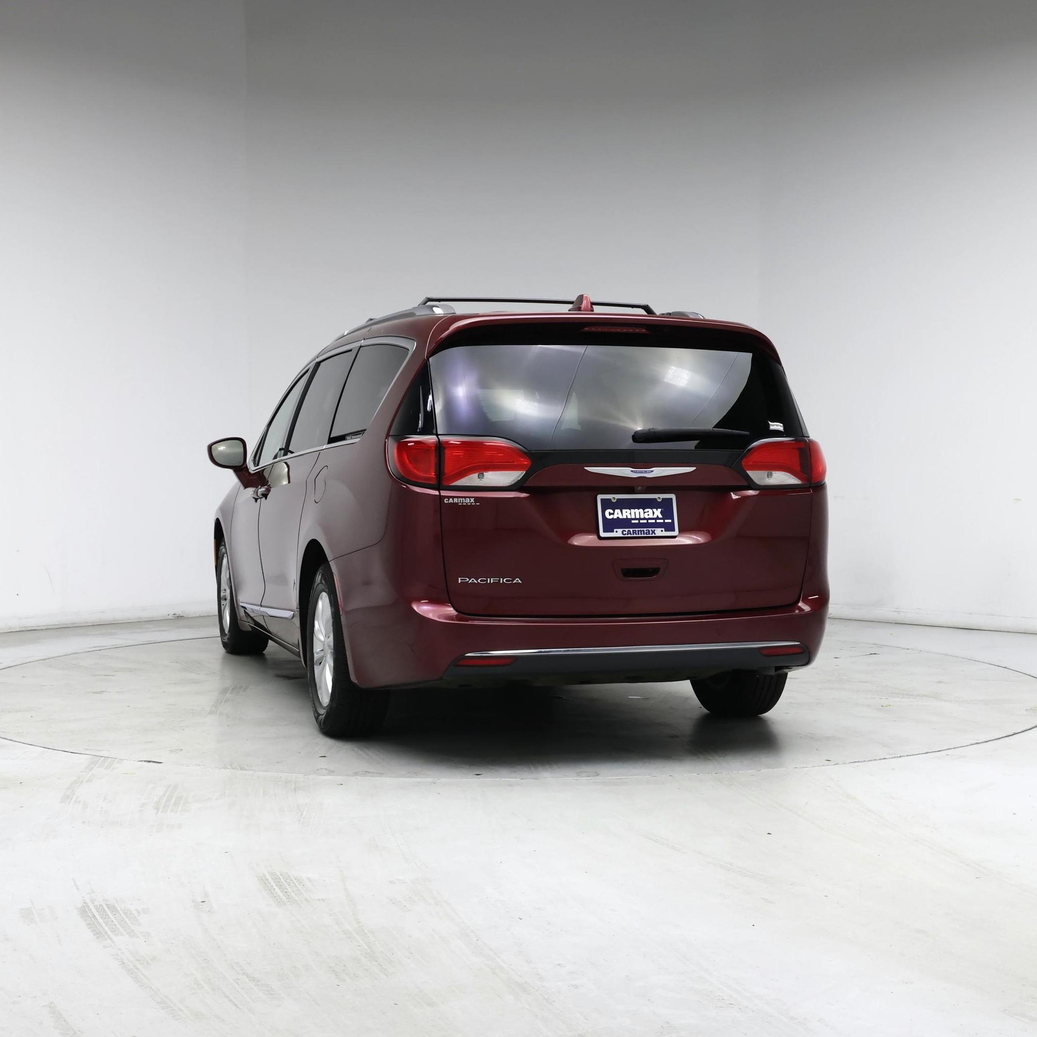 Thumbnail: 2018 Chrysler Pacifica - 6