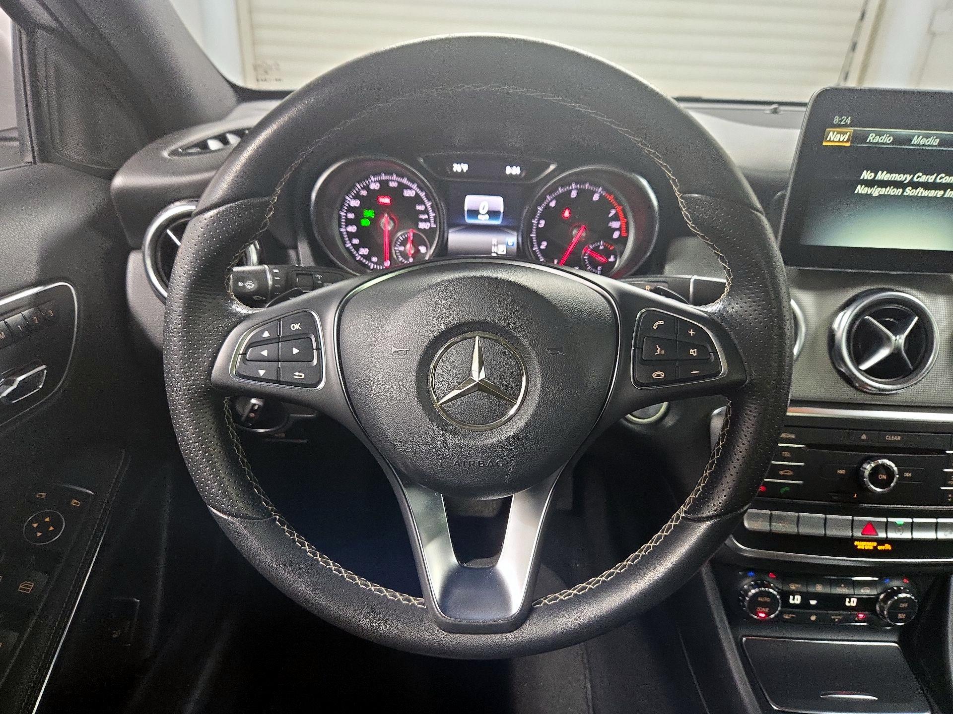 Thumbnail: 2018 Mercedes-Benz GLA - 10