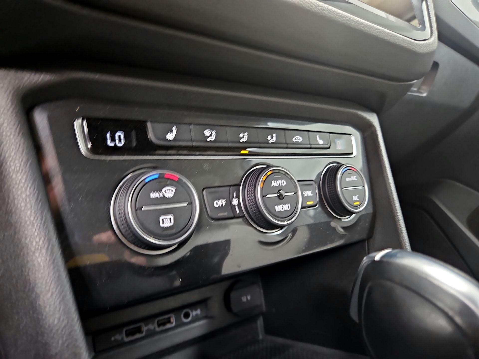 Thumbnail: 2019 Volkswagen Tiguan - 16