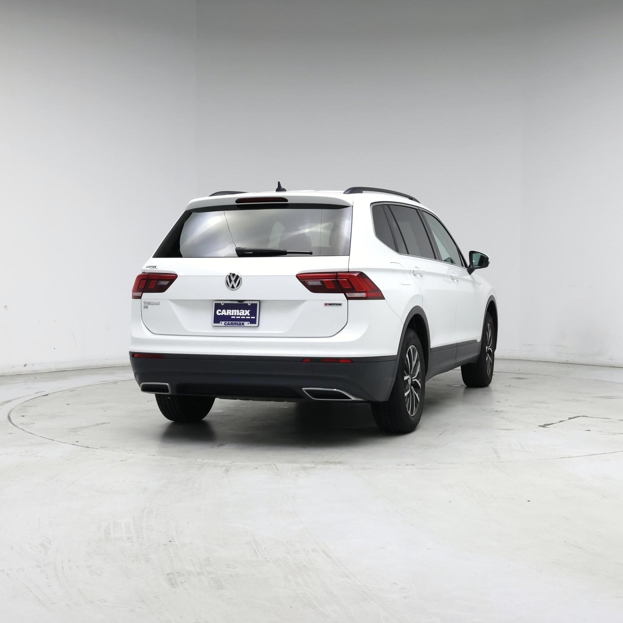 Thumbnail: 2019 Volkswagen Tiguan - 8