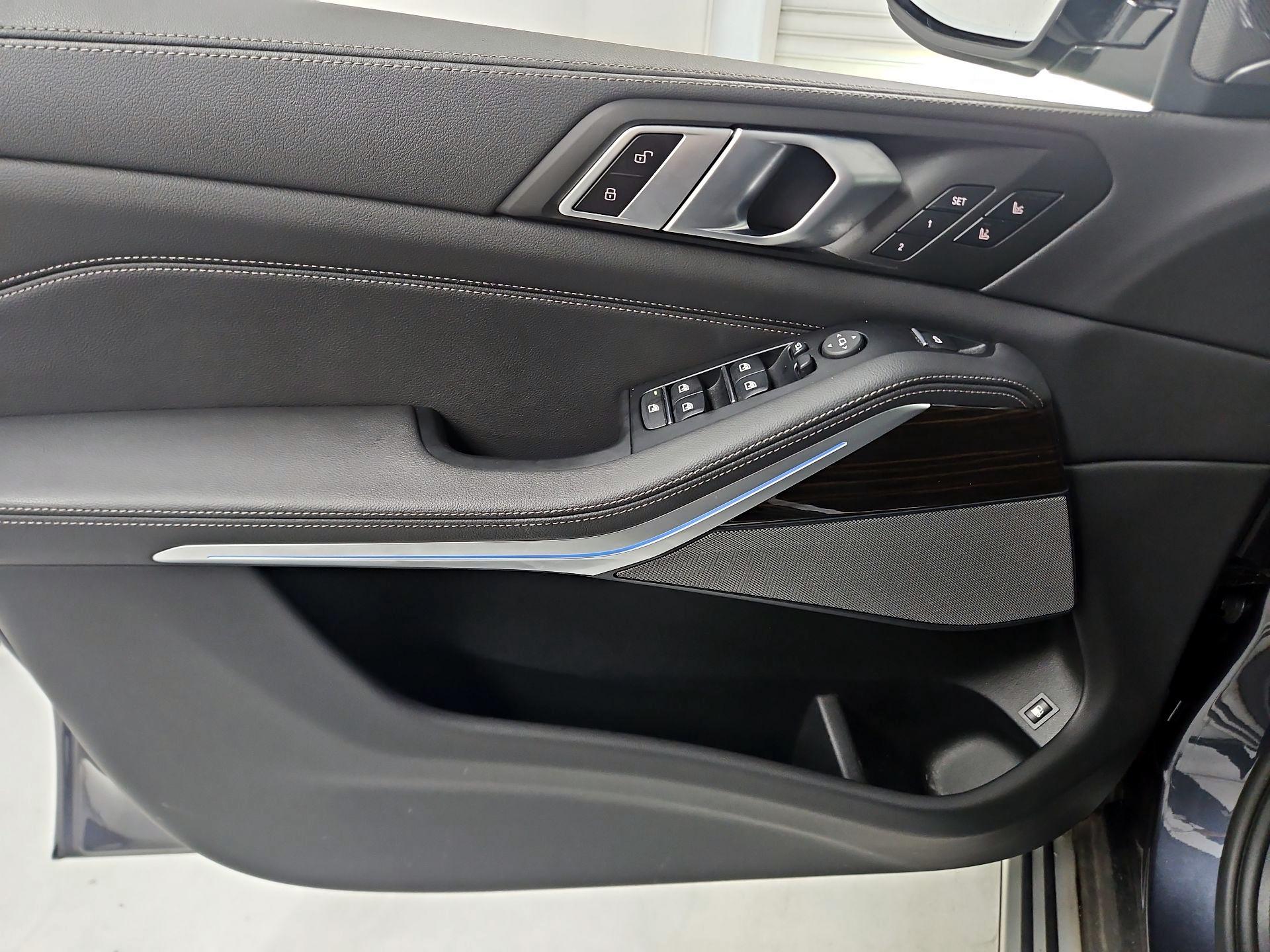Thumbnail: 2021 BMW X5 - 12