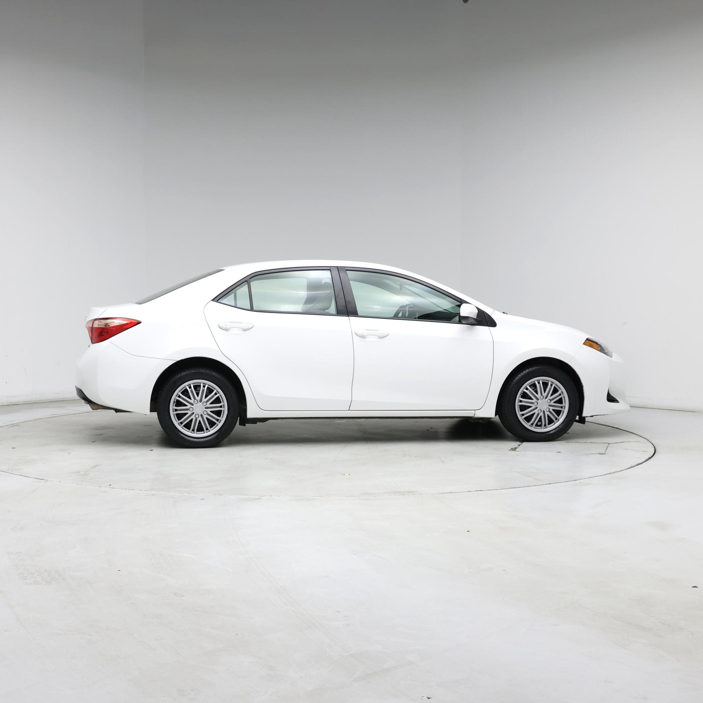 Thumbnail: 2017 Toyota Corolla - 7
