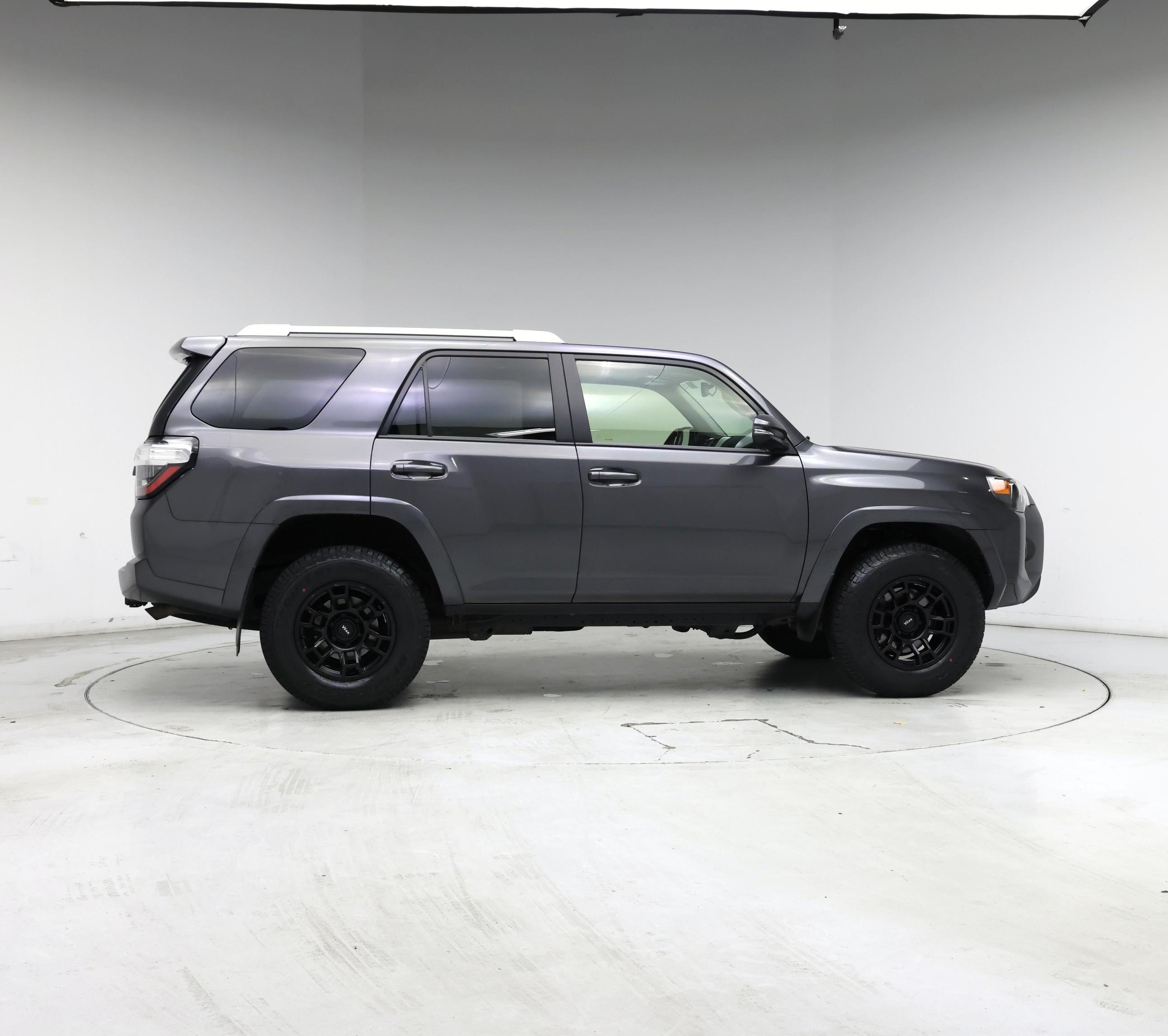 Thumbnail: 2018 Toyota 4Runner - 7