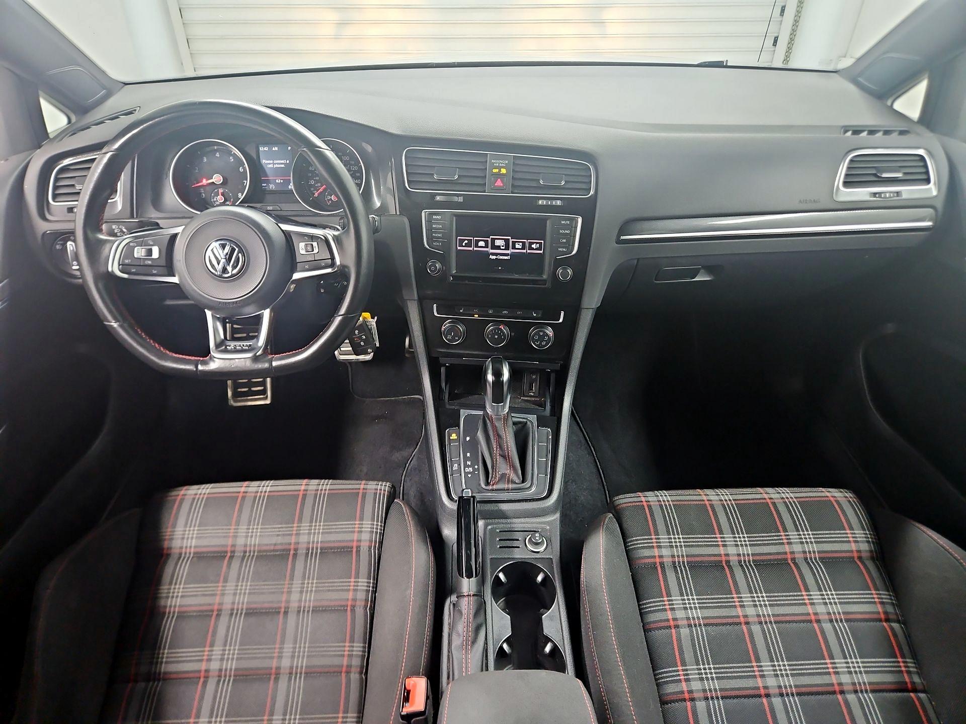 Thumbnail: 2017 Volkswagen Golf - 9