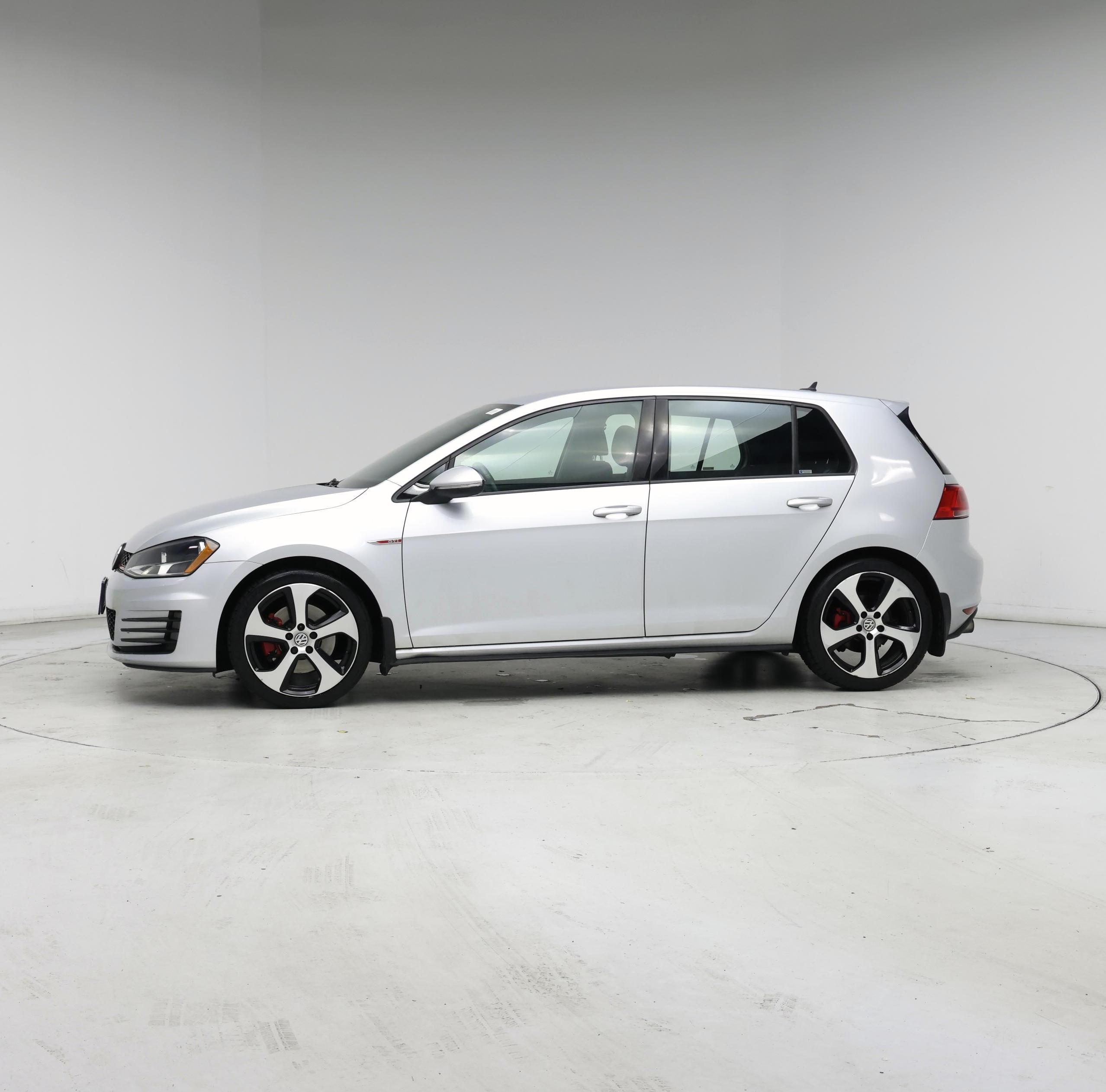Thumbnail: 2017 Volkswagen Golf - 3