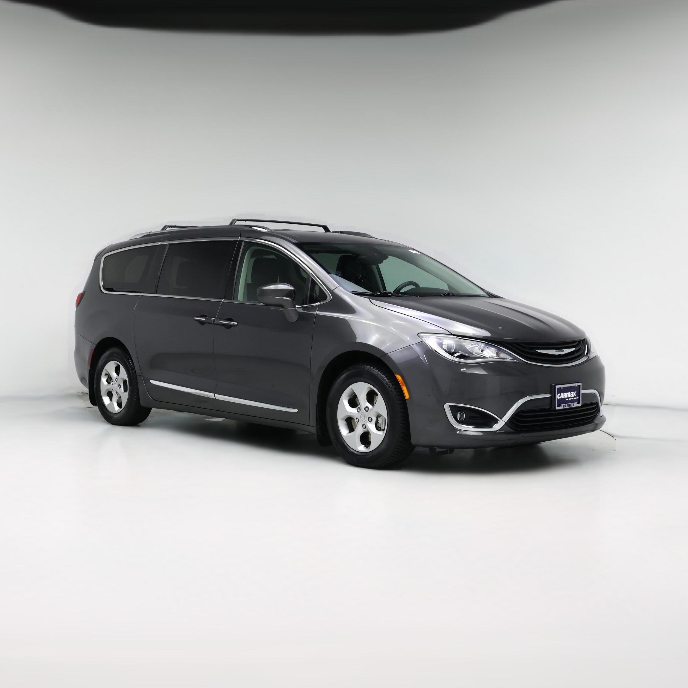 Thumbnail: 2018 Chrysler Pacifica - 1