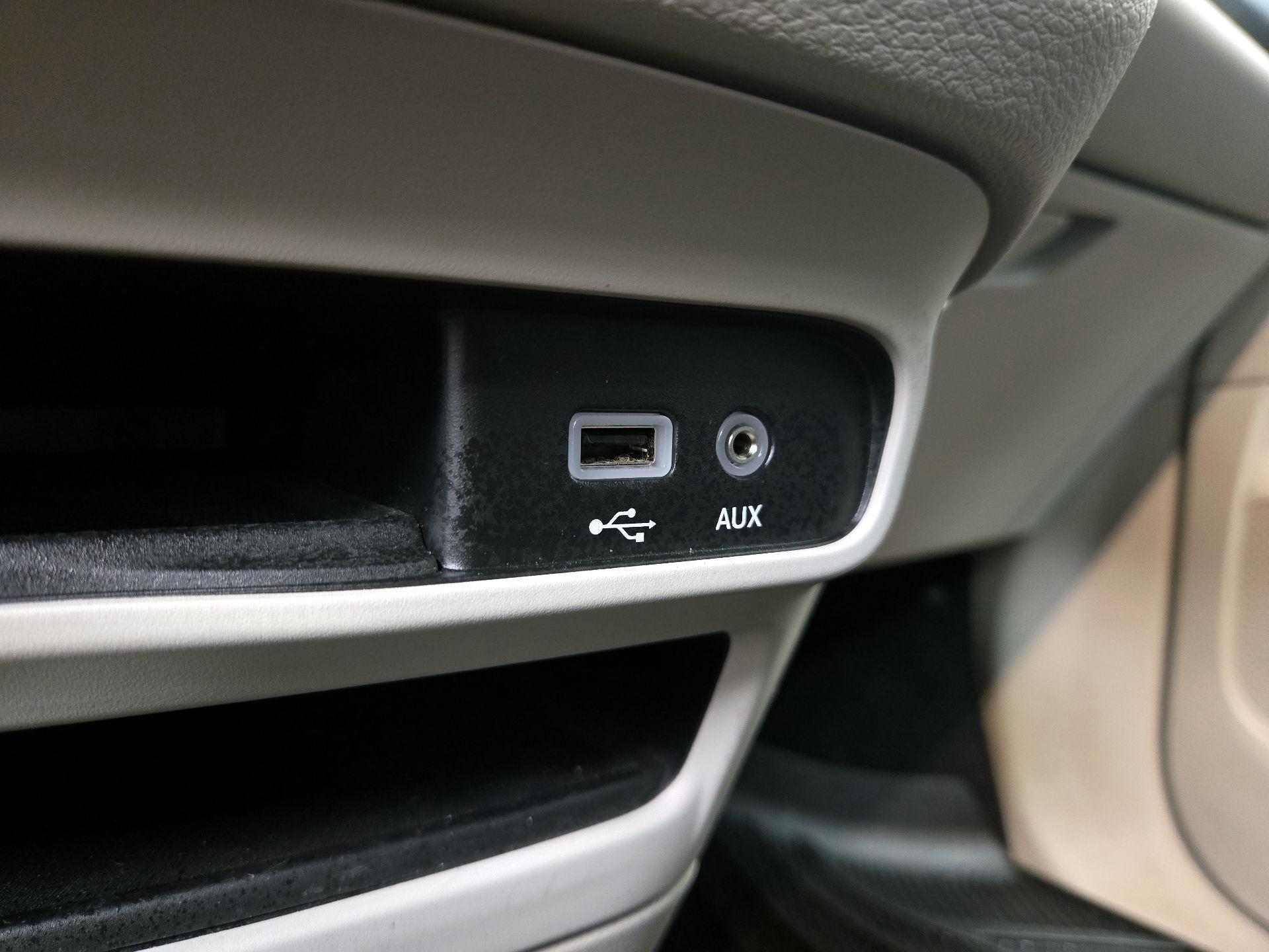 Thumbnail: 2018 Chrysler Pacifica - 18