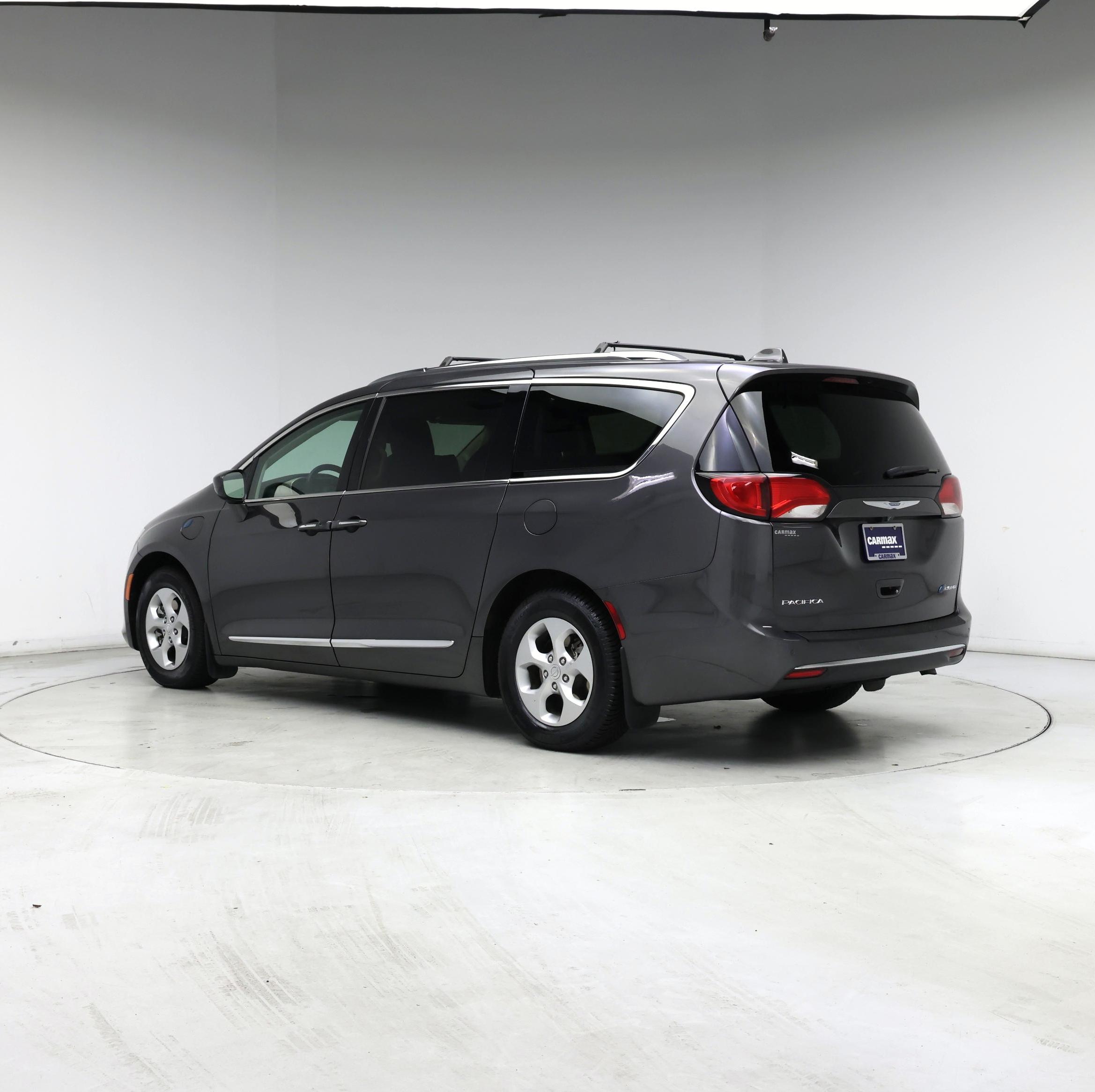 Thumbnail: 2018 Chrysler Pacifica - 2