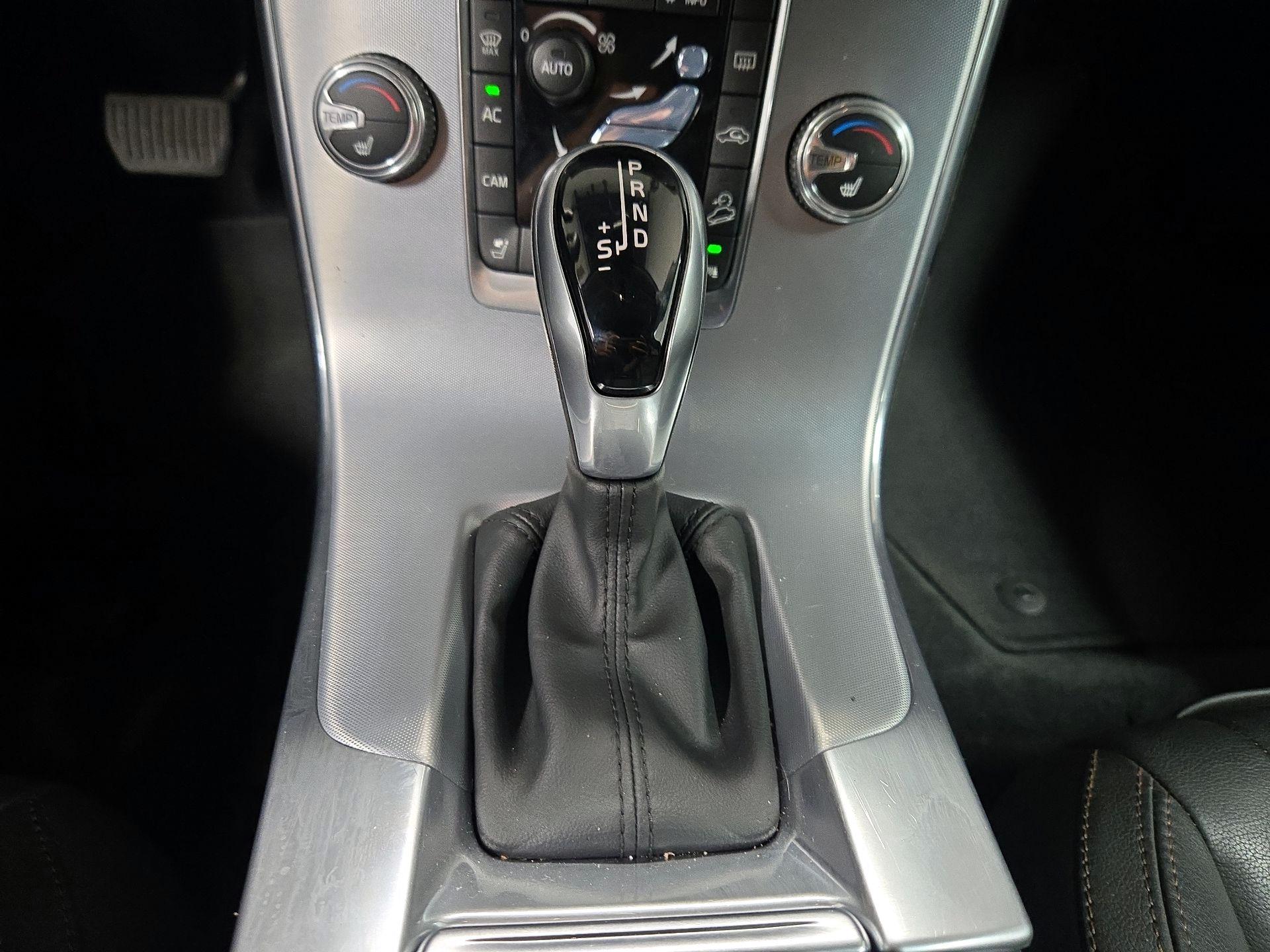 Thumbnail: 2017 Volvo S60 - 17