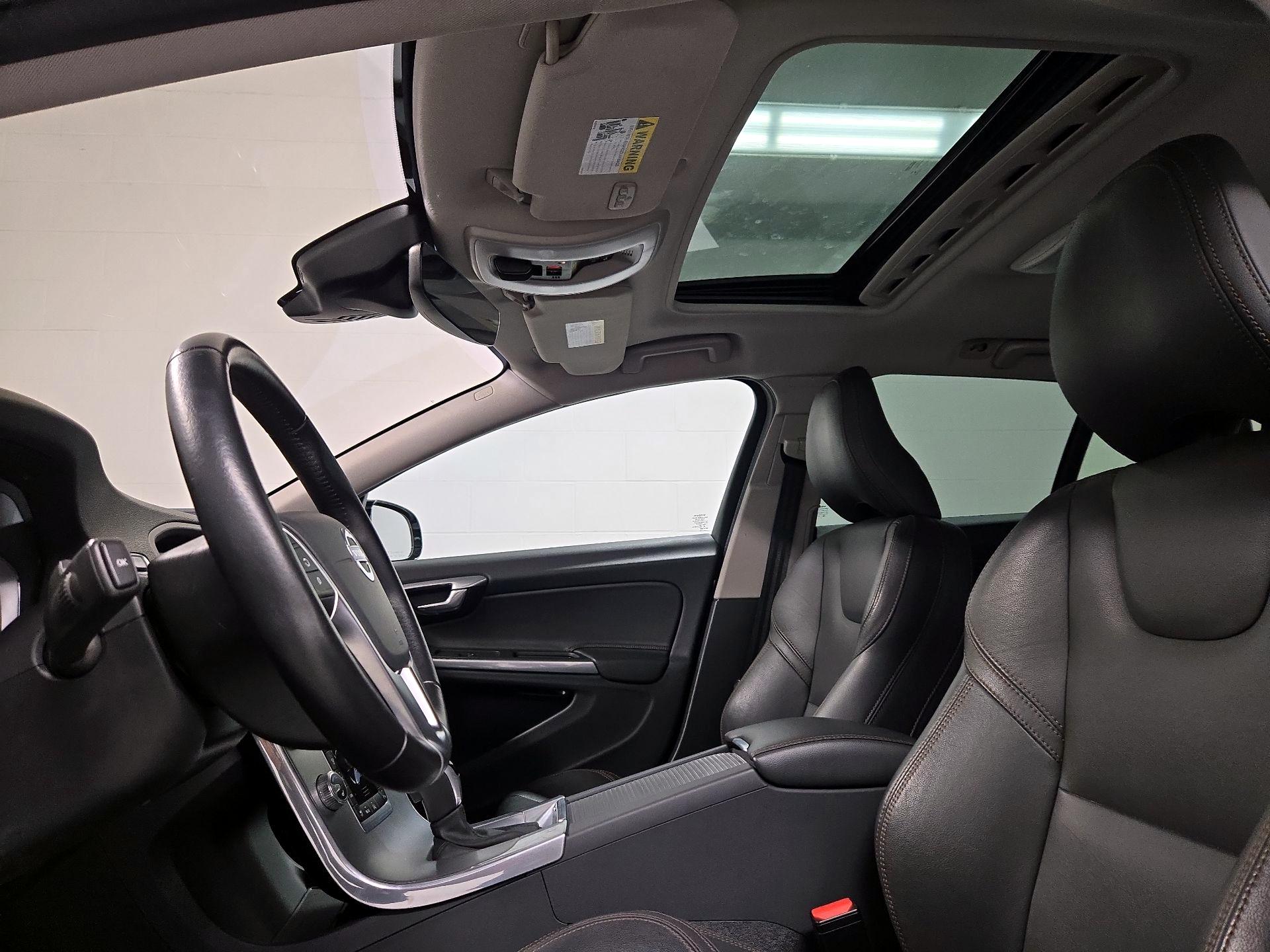 Thumbnail: 2017 Volvo S60 - 19