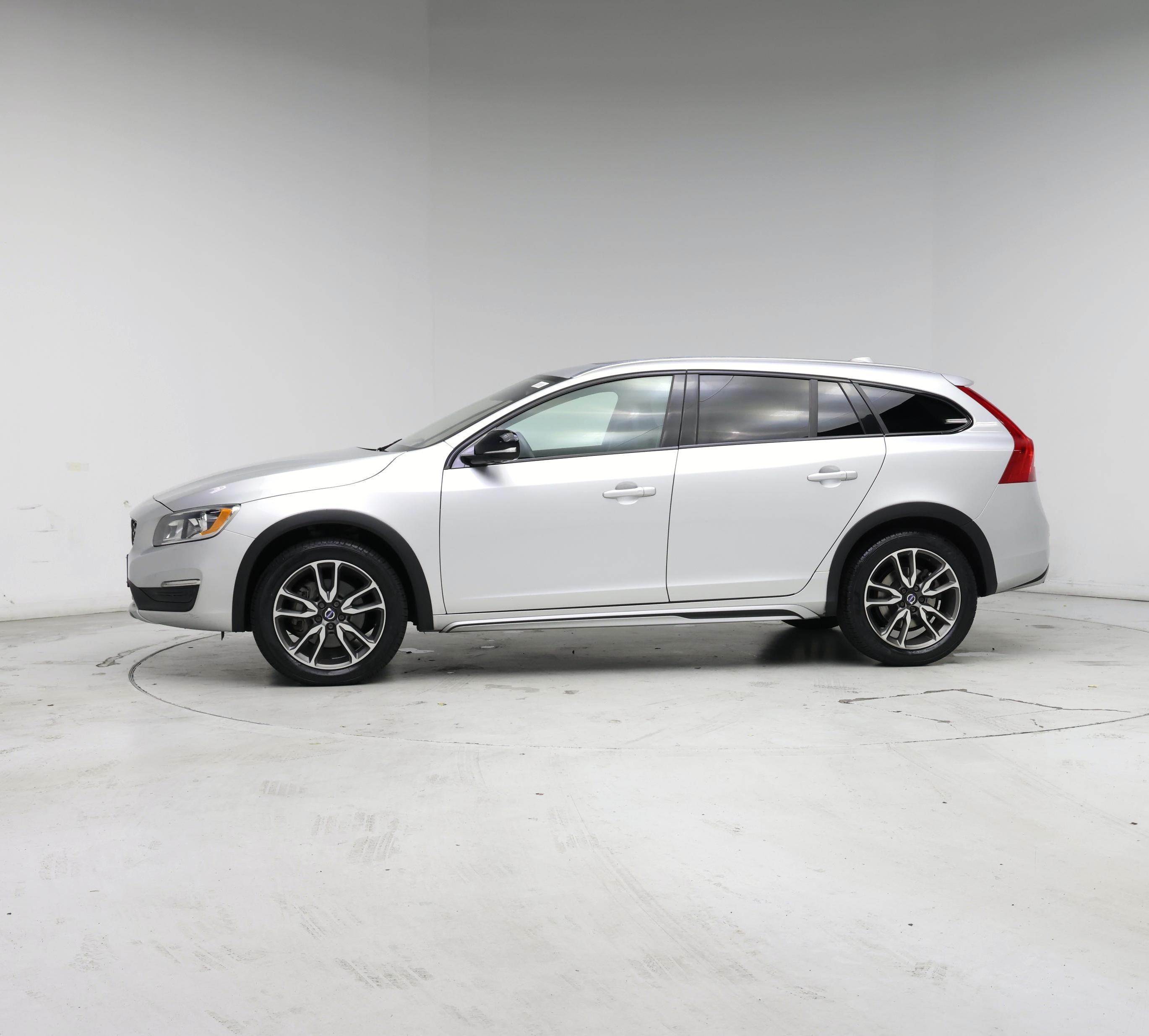 Thumbnail: 2017 Volvo S60 - 3