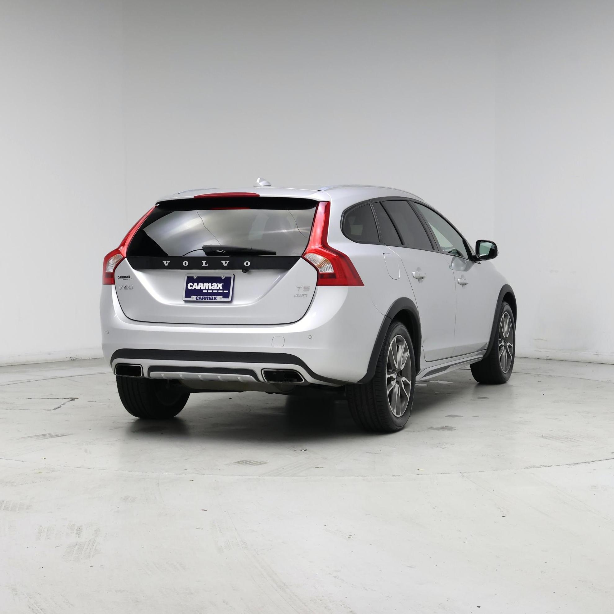 Thumbnail: 2017 Volvo S60 - 8