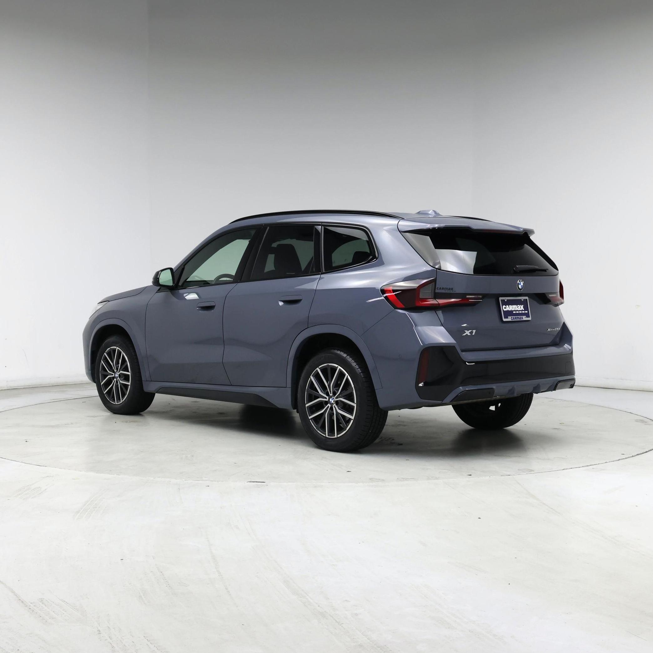 Thumbnail: 2023 BMW X1 - 2