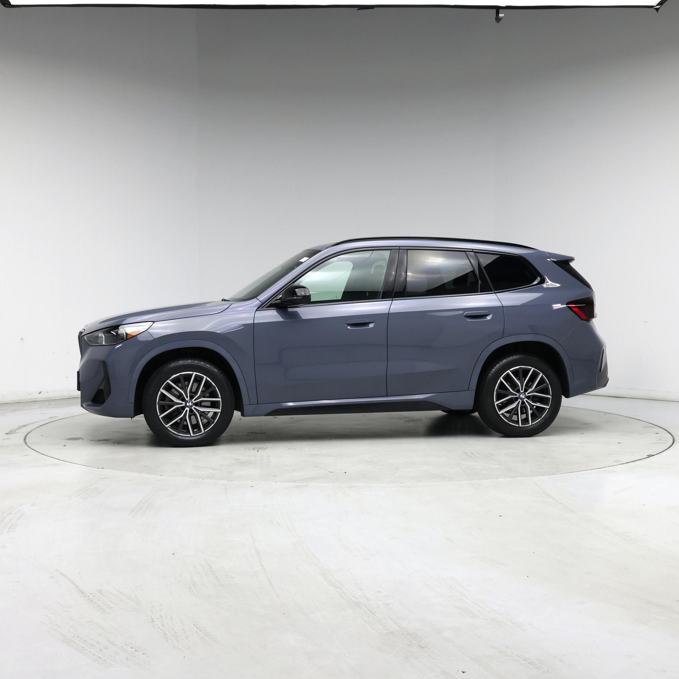 Thumbnail: 2023 BMW X1 - 3