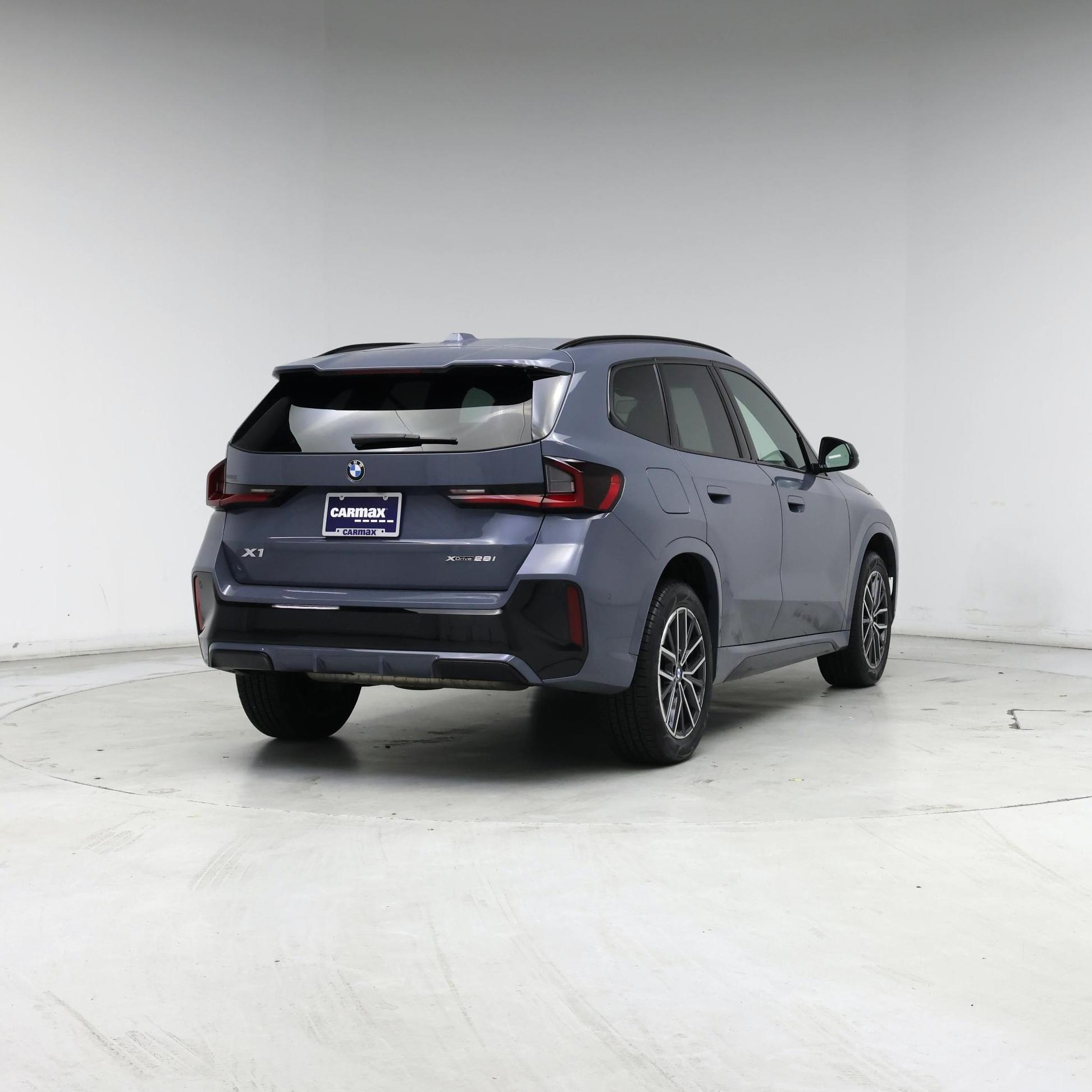 Thumbnail: 2023 BMW X1 - 8