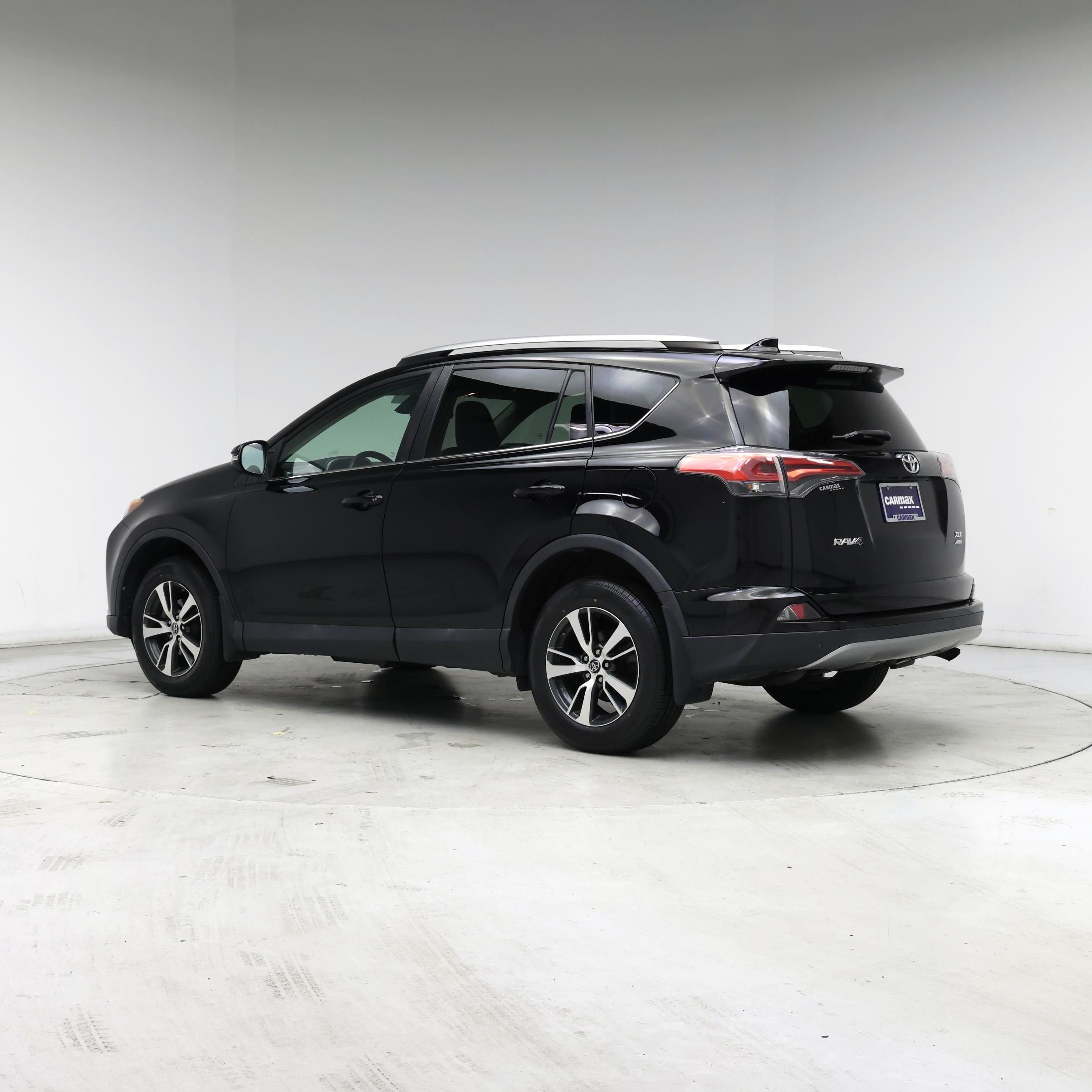 Thumbnail: 2018 Toyota RAV4 - 2