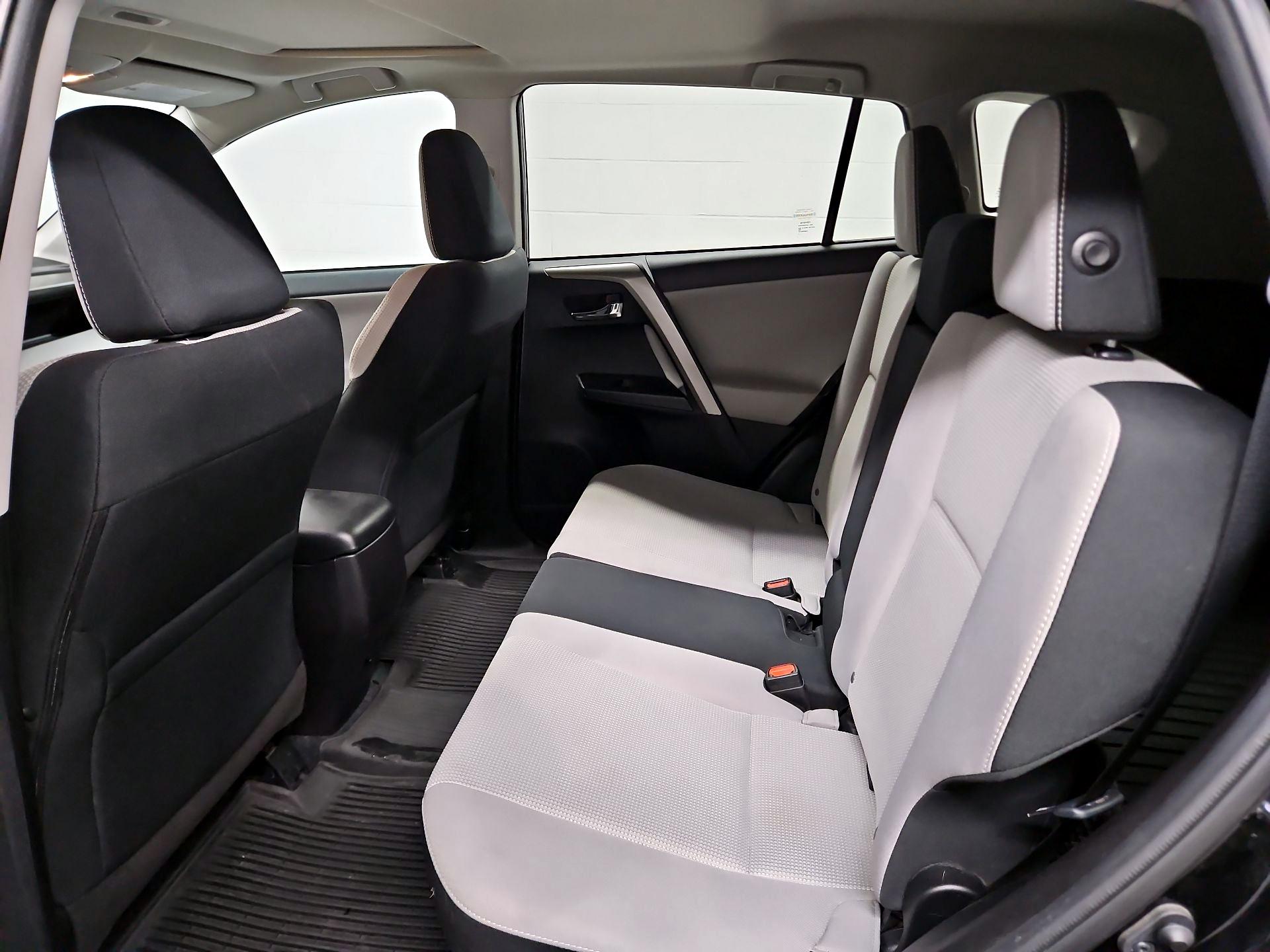 Thumbnail: 2018 Toyota RAV4 - 20