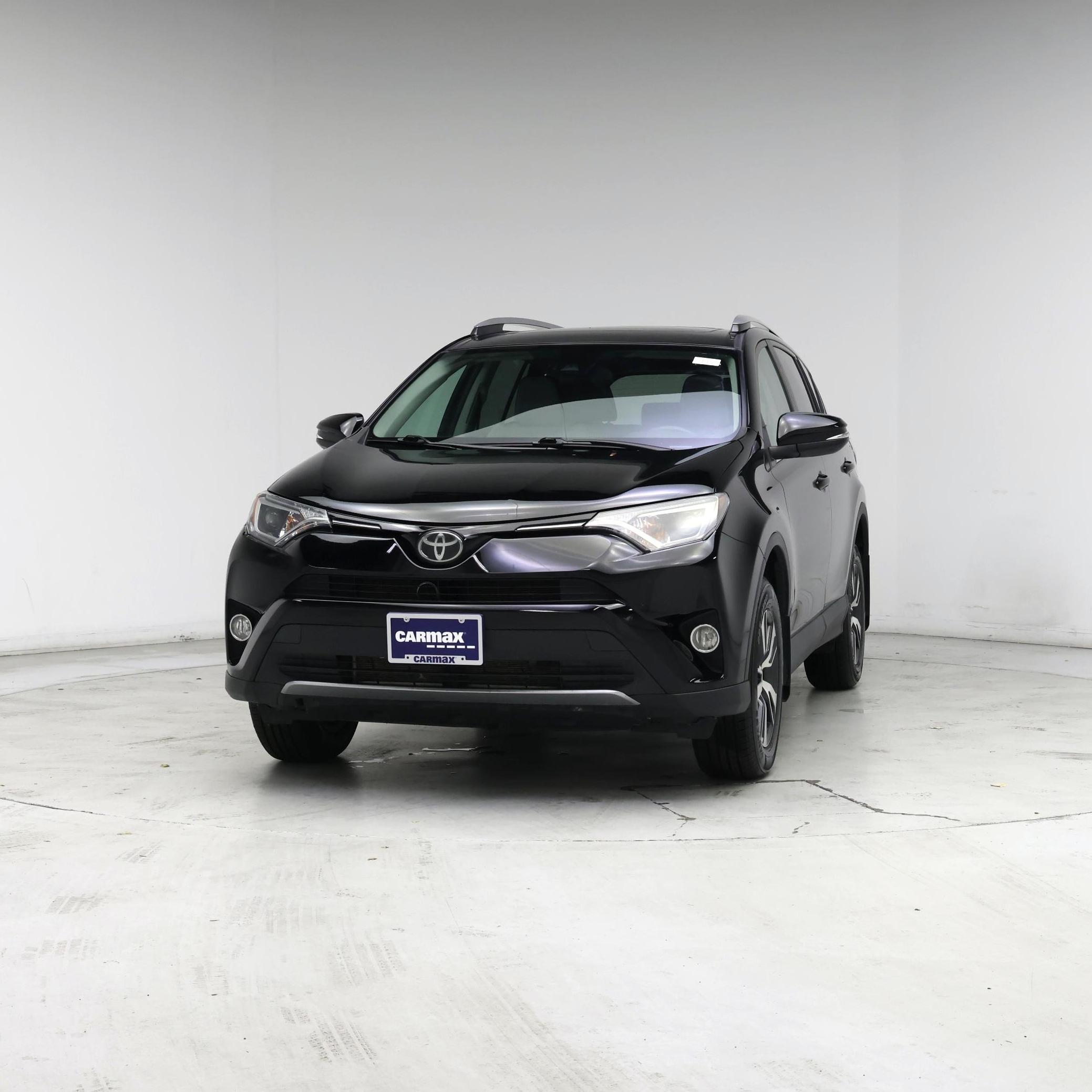 Thumbnail: 2018 Toyota RAV4 - 4